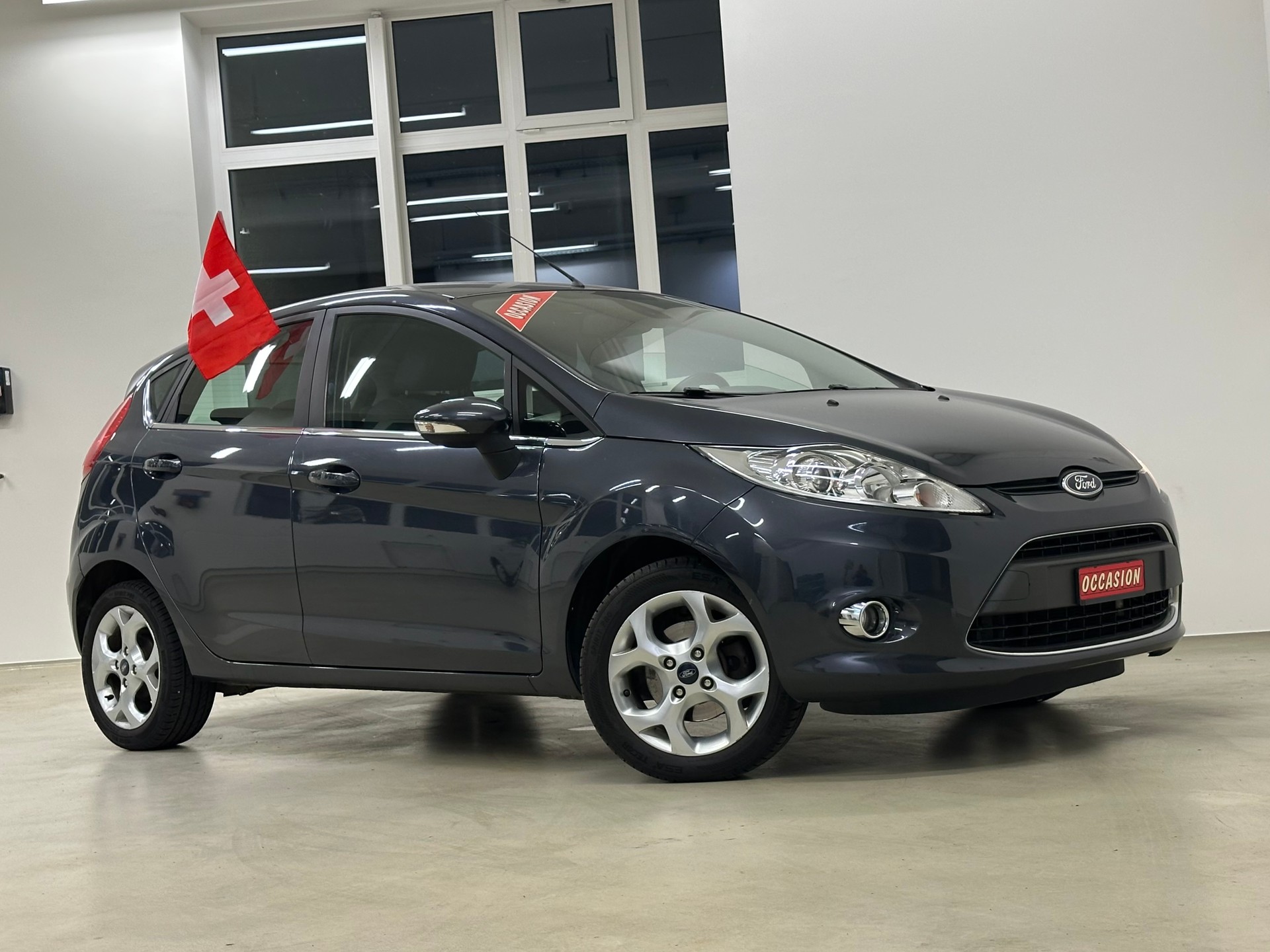 FORD Fiesta 1.4 16V Titanium-showroom-element-2