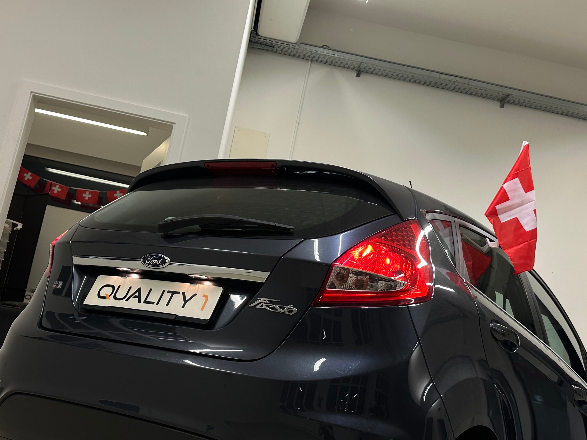 FORD Fiesta 1.4 16V Titanium-image-7