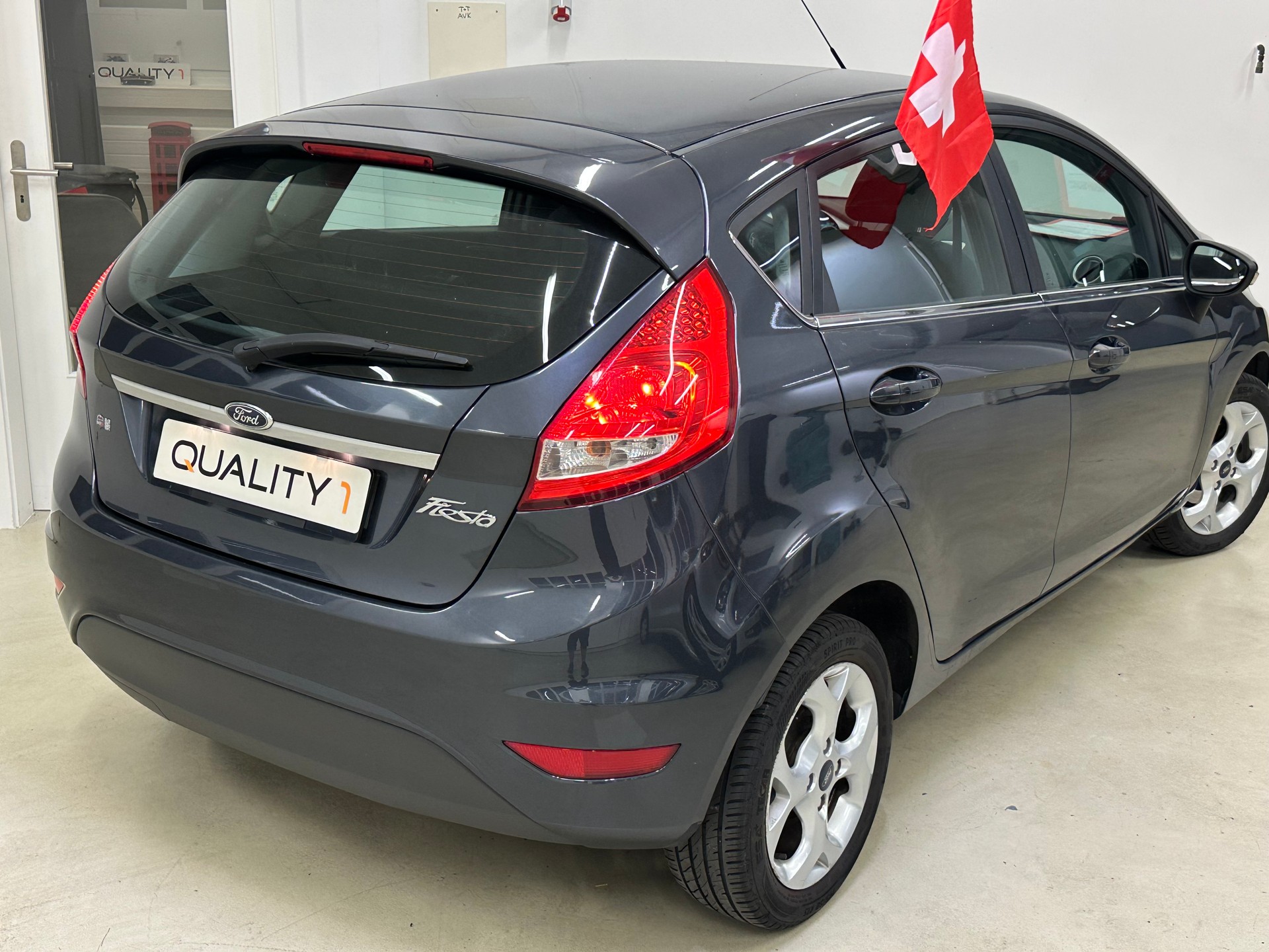 FORD Fiesta 1.4 16V Titanium-image-19