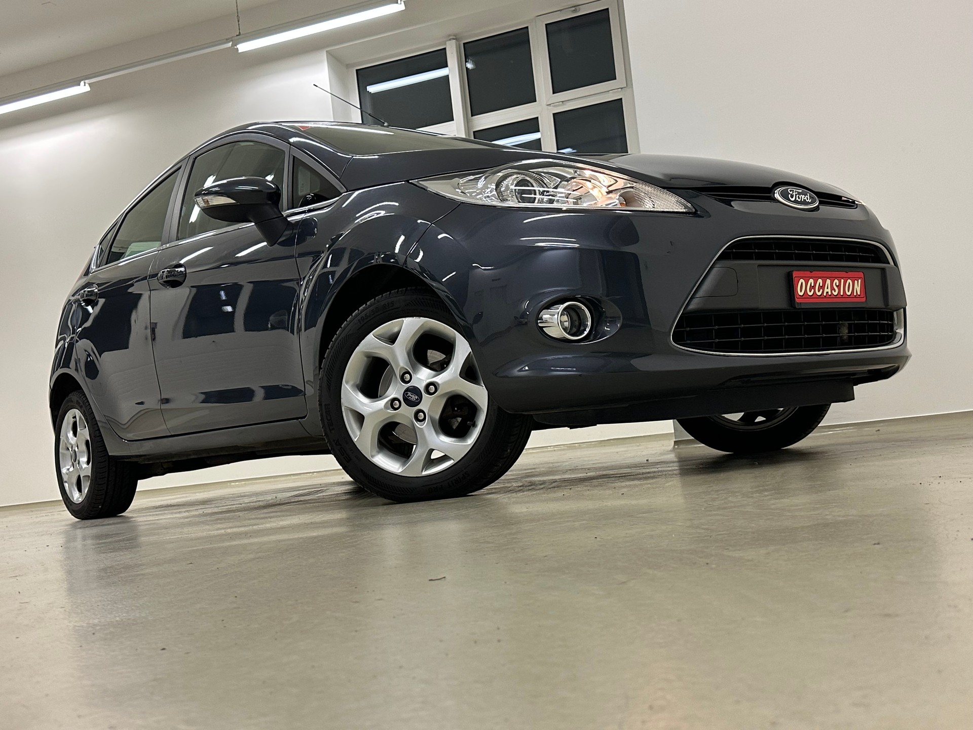 FORD Fiesta 1.4 16V Titanium-image-24