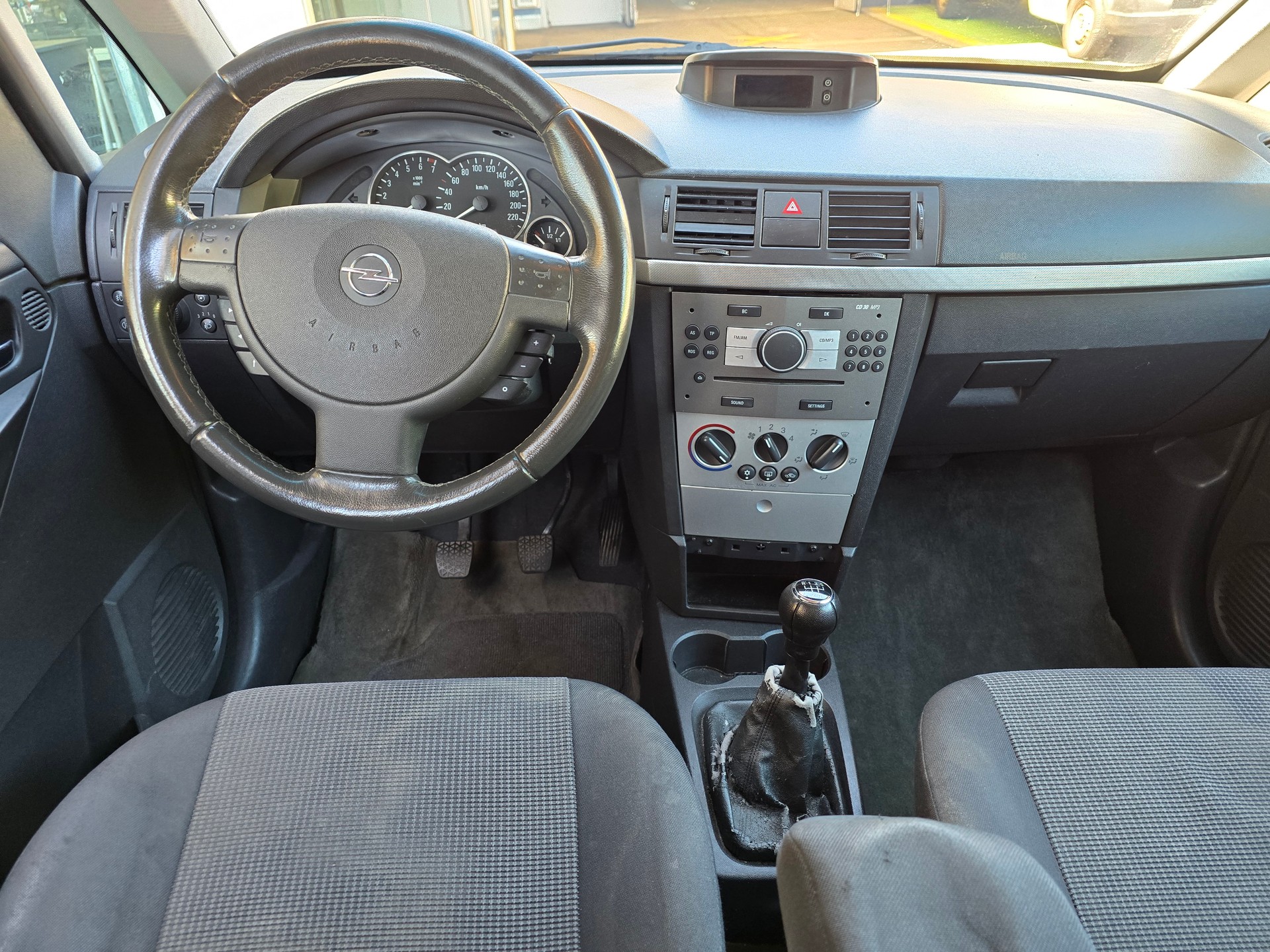 OPEL Meriva 1.8i 16V Cosmo-image-16