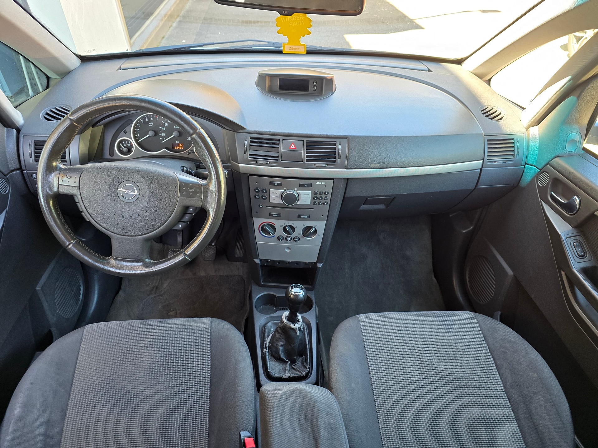OPEL Meriva 1.8i 16V Cosmo-image-11