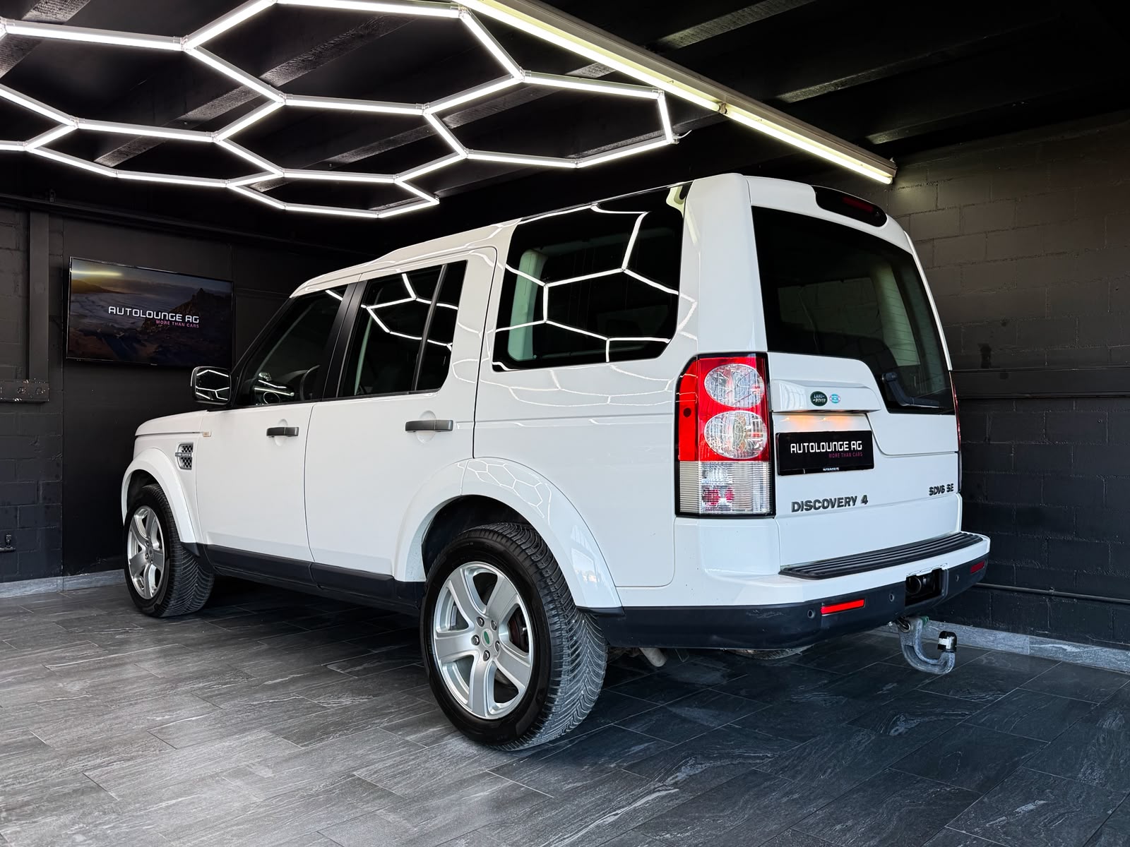 LAND ROVER Discovery 3.0 SDV6 SE Automatic *AHK*-showroom-element-3