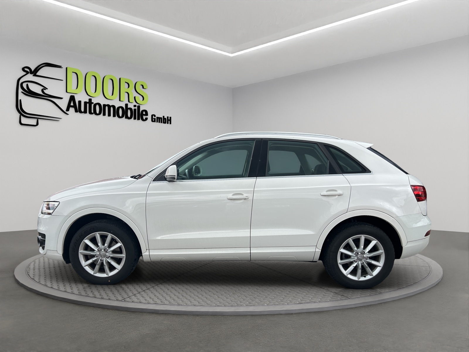 AUDI Q3 2.0 TDI Start quattro S-tronic-image-7