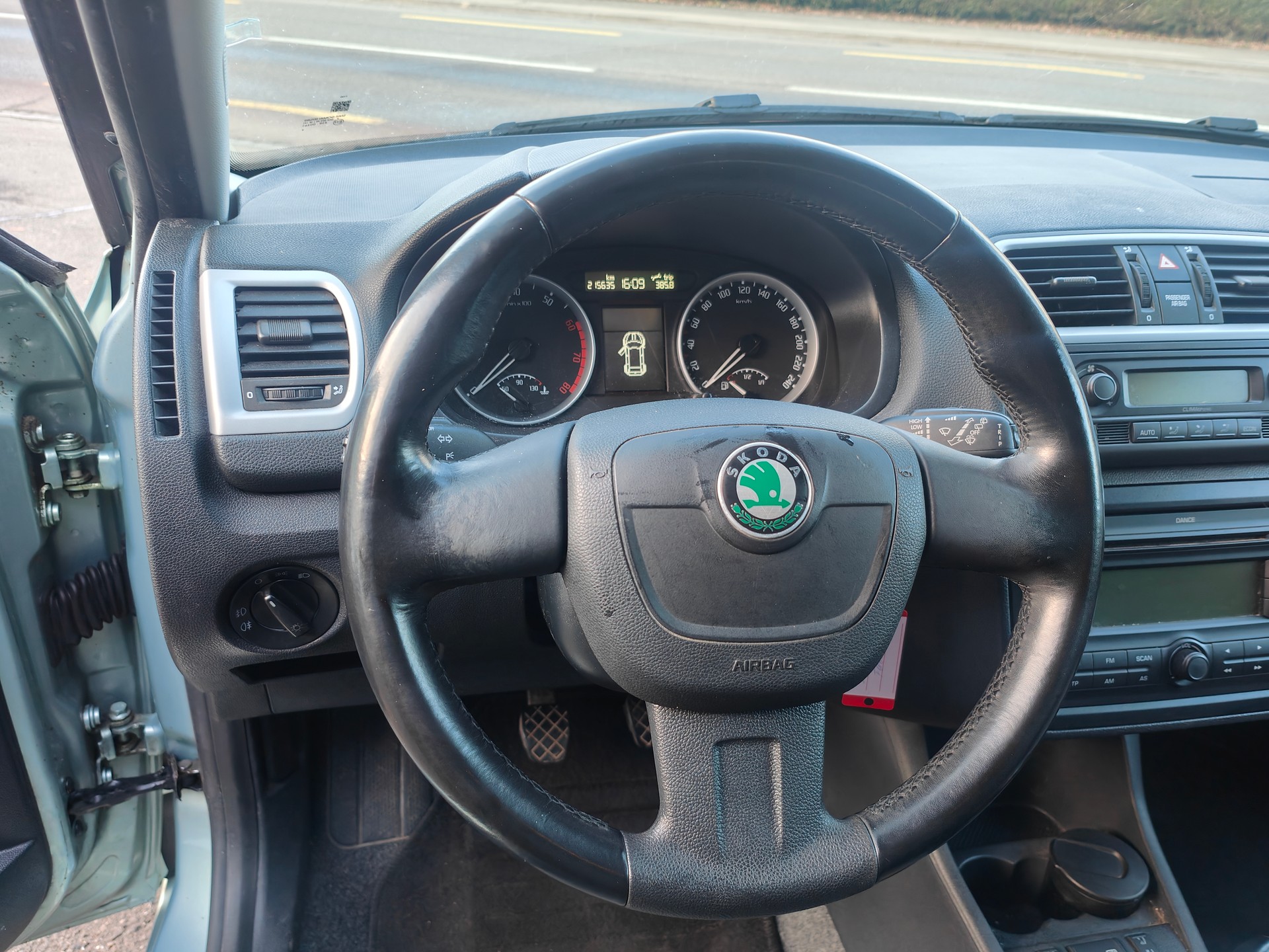 SKODA Fabia 1.6 Smile-image-10
