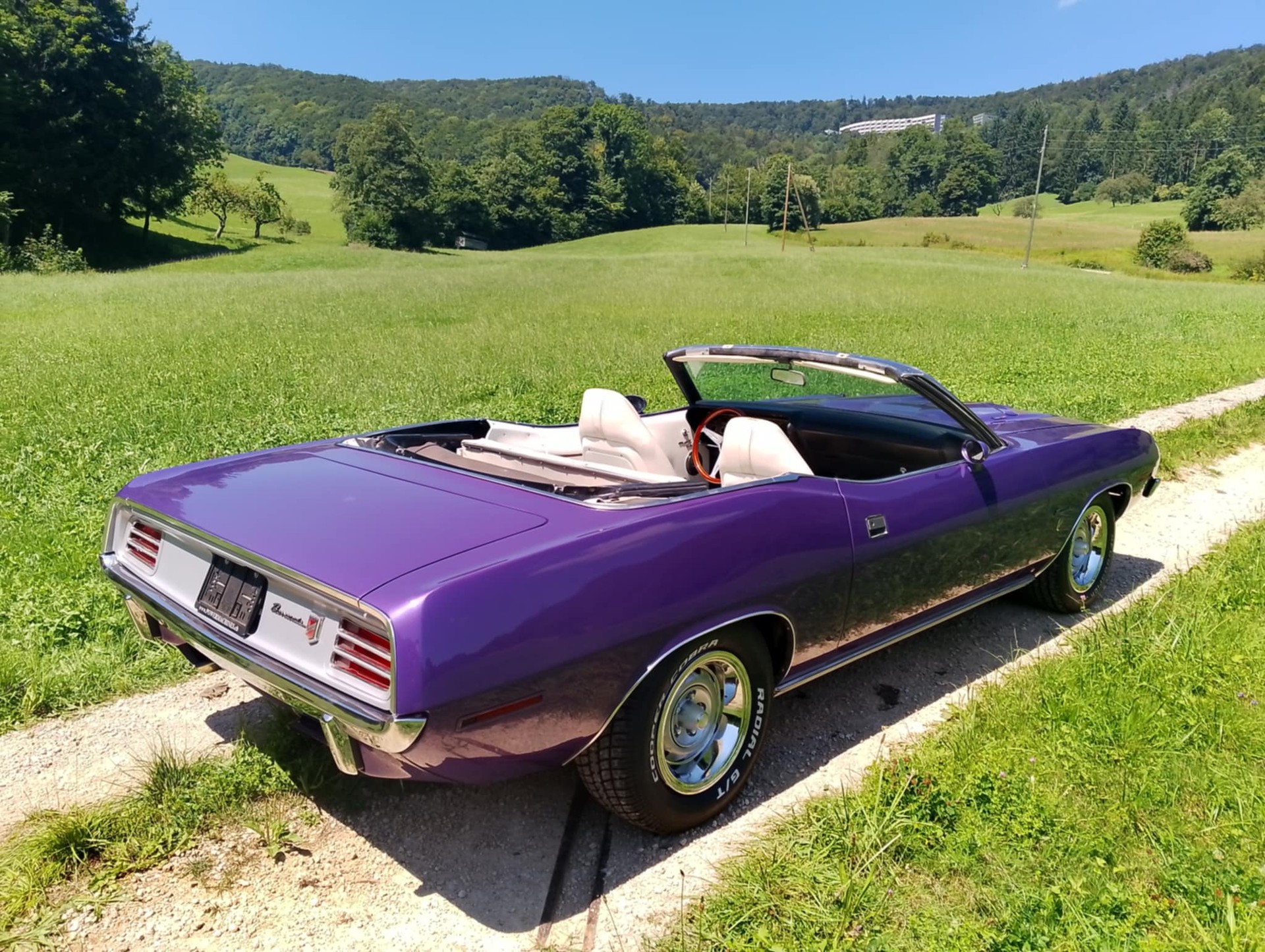 PLYMOUTH Barracuda-showroom-element-3