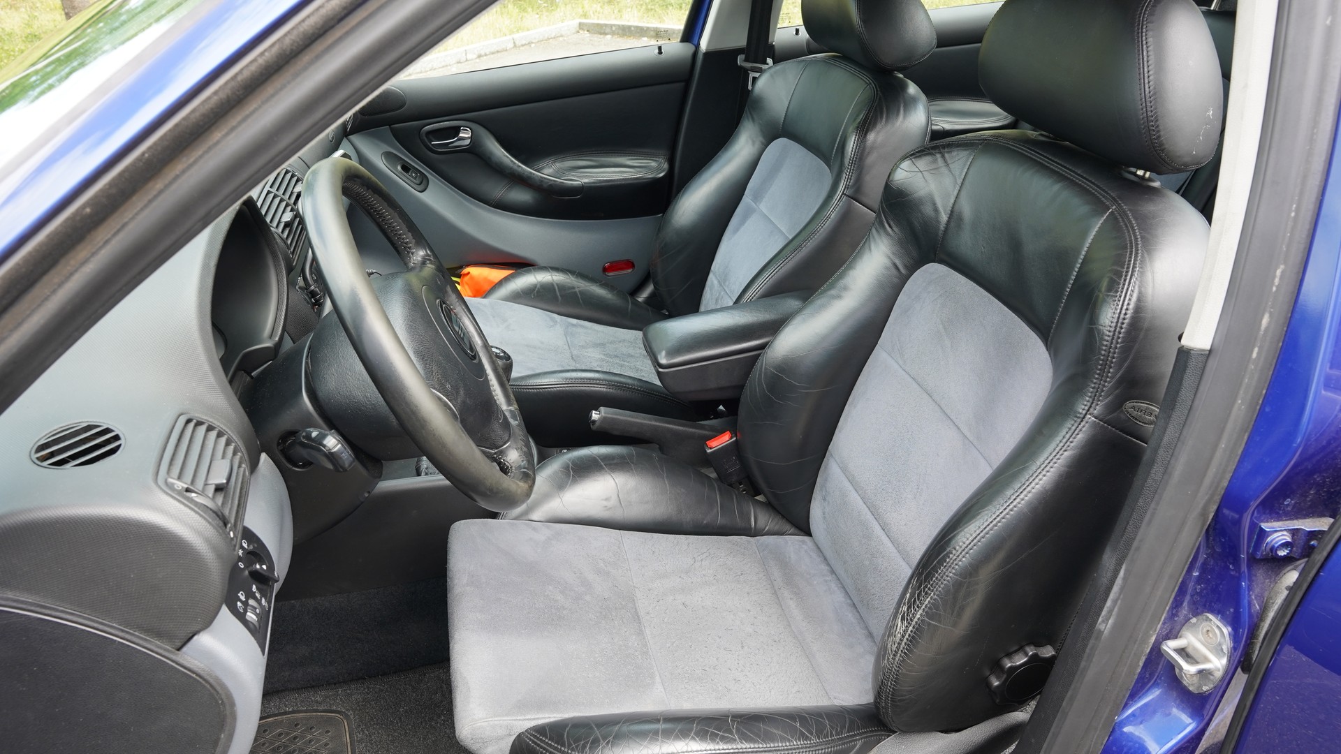 SEAT 2.3i 20V 170 Executive-image-6