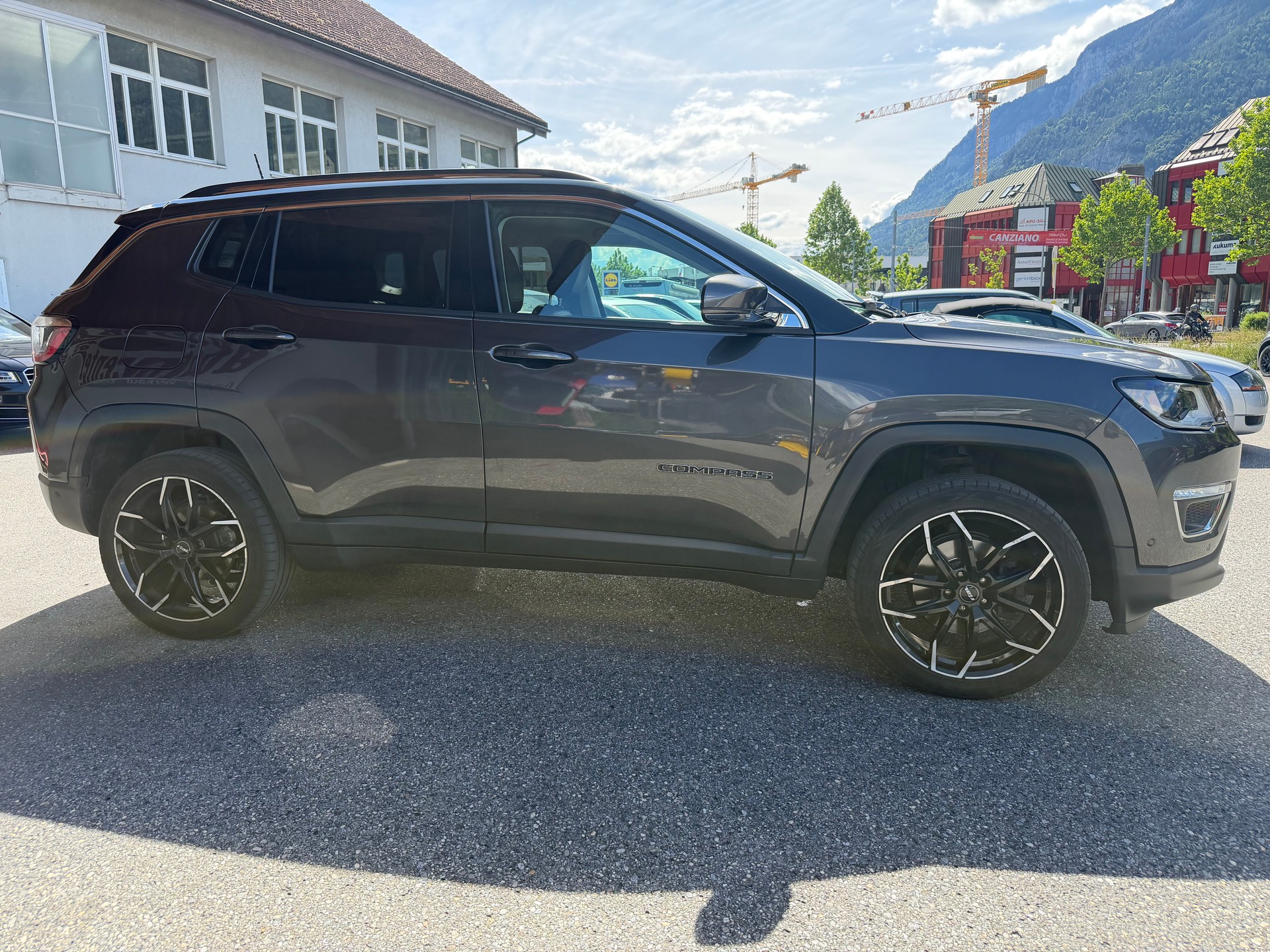 JEEP Compass 2.0CRD Limited AWD 9ATX-showroom-element-2