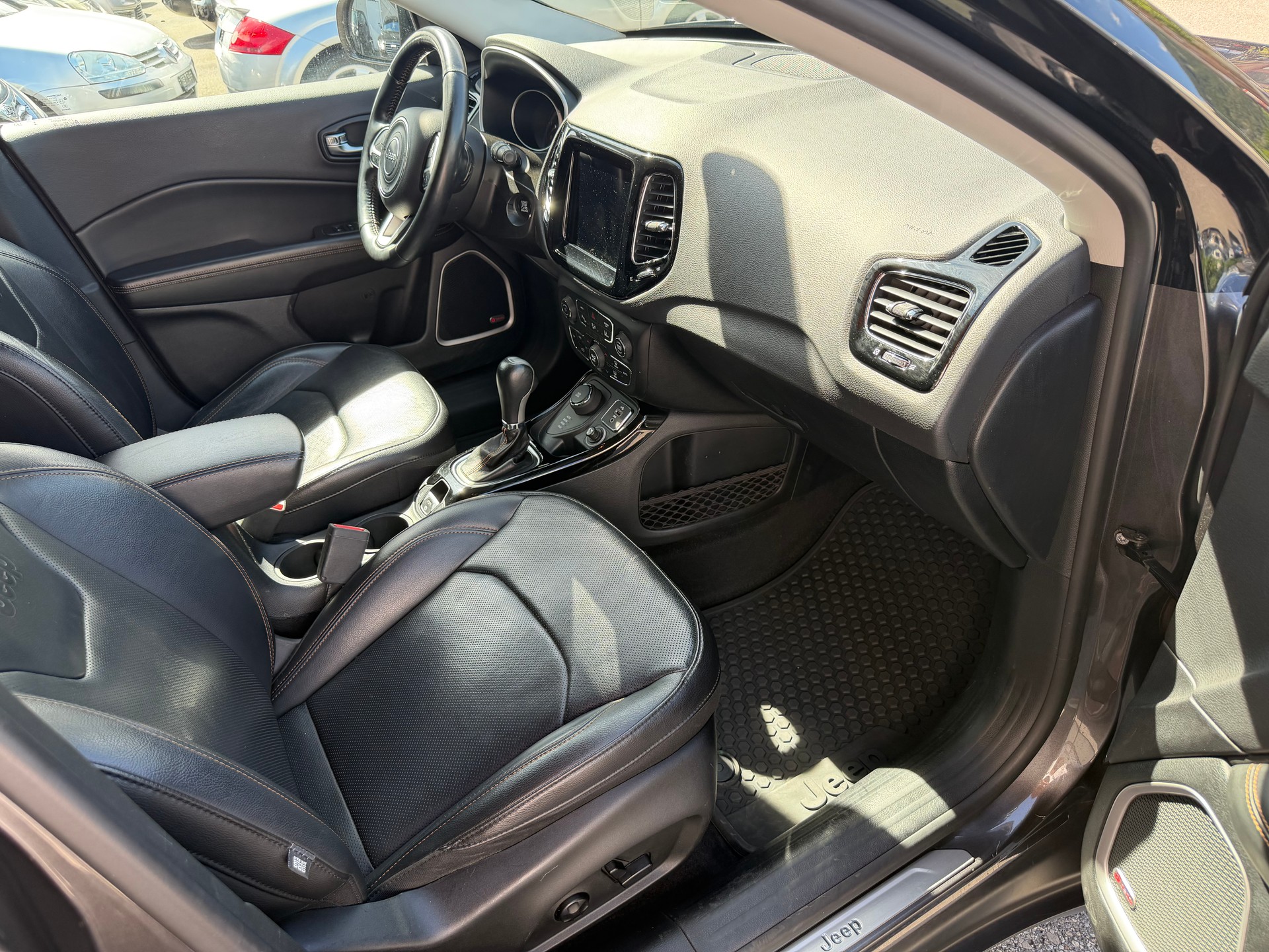 JEEP Compass 2.0CRD Limited AWD 9ATX-showroom-element-3
