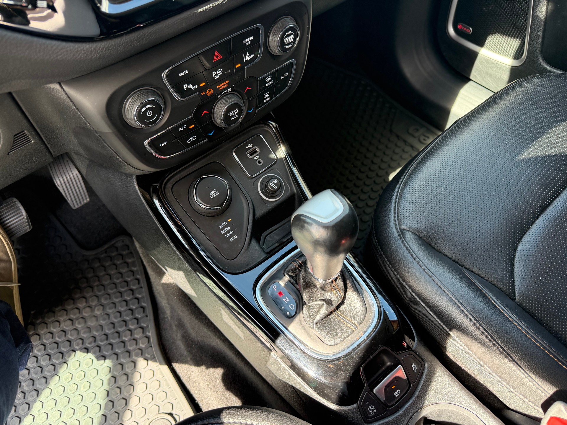 JEEP Compass 2.0CRD Limited AWD 9ATX-image-11