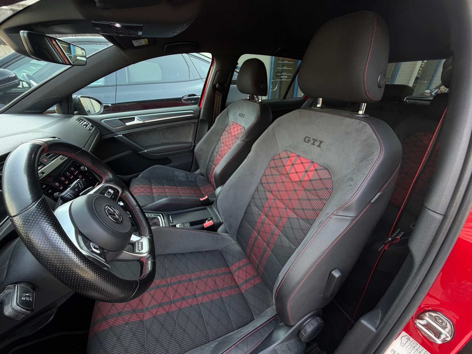 VW Golf 2.0 TSI GTI TCR DSG-image-7