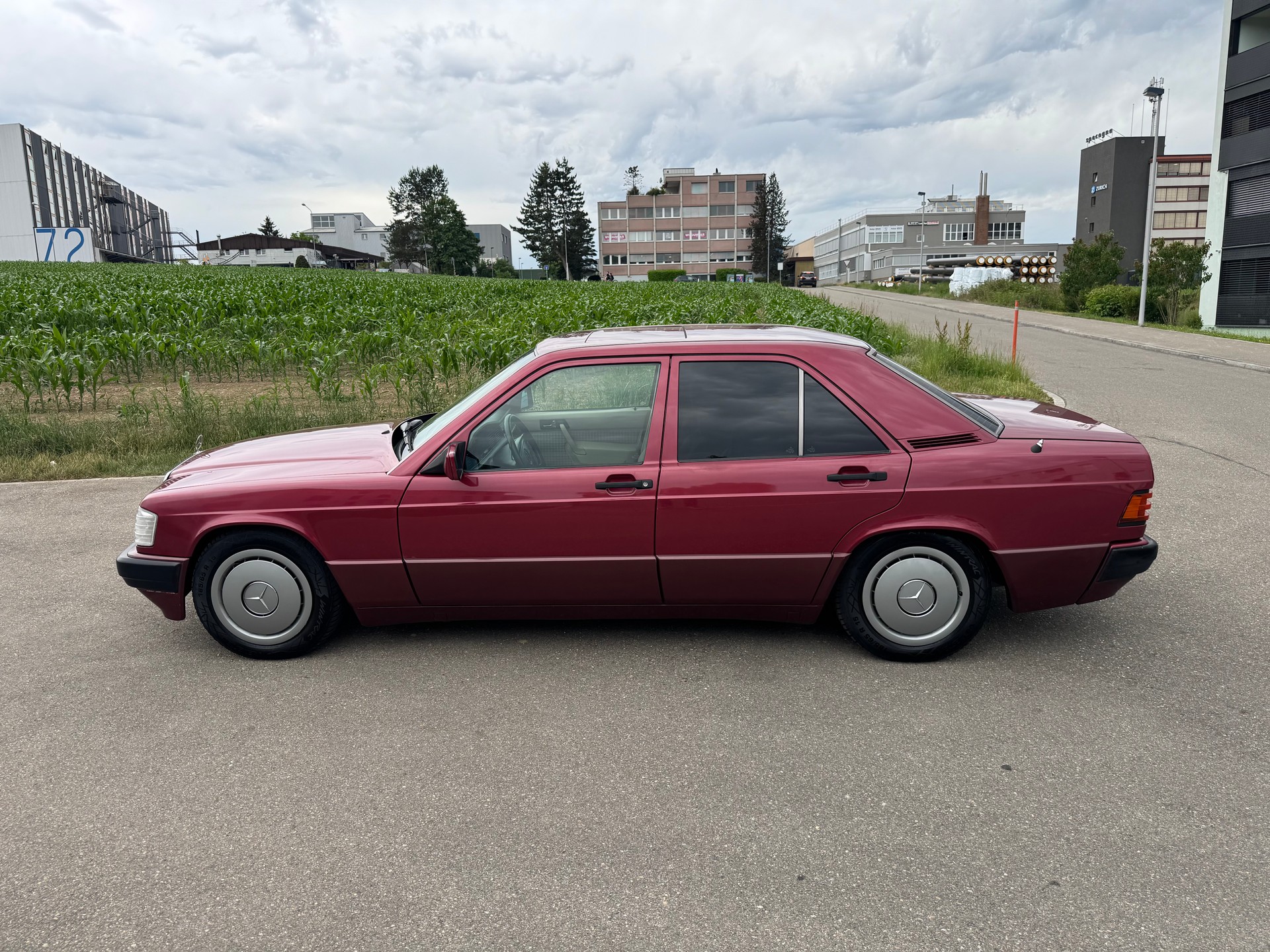 MERCEDES-BENZ 190 E 2.3 Avantgarde Automatic-image-4