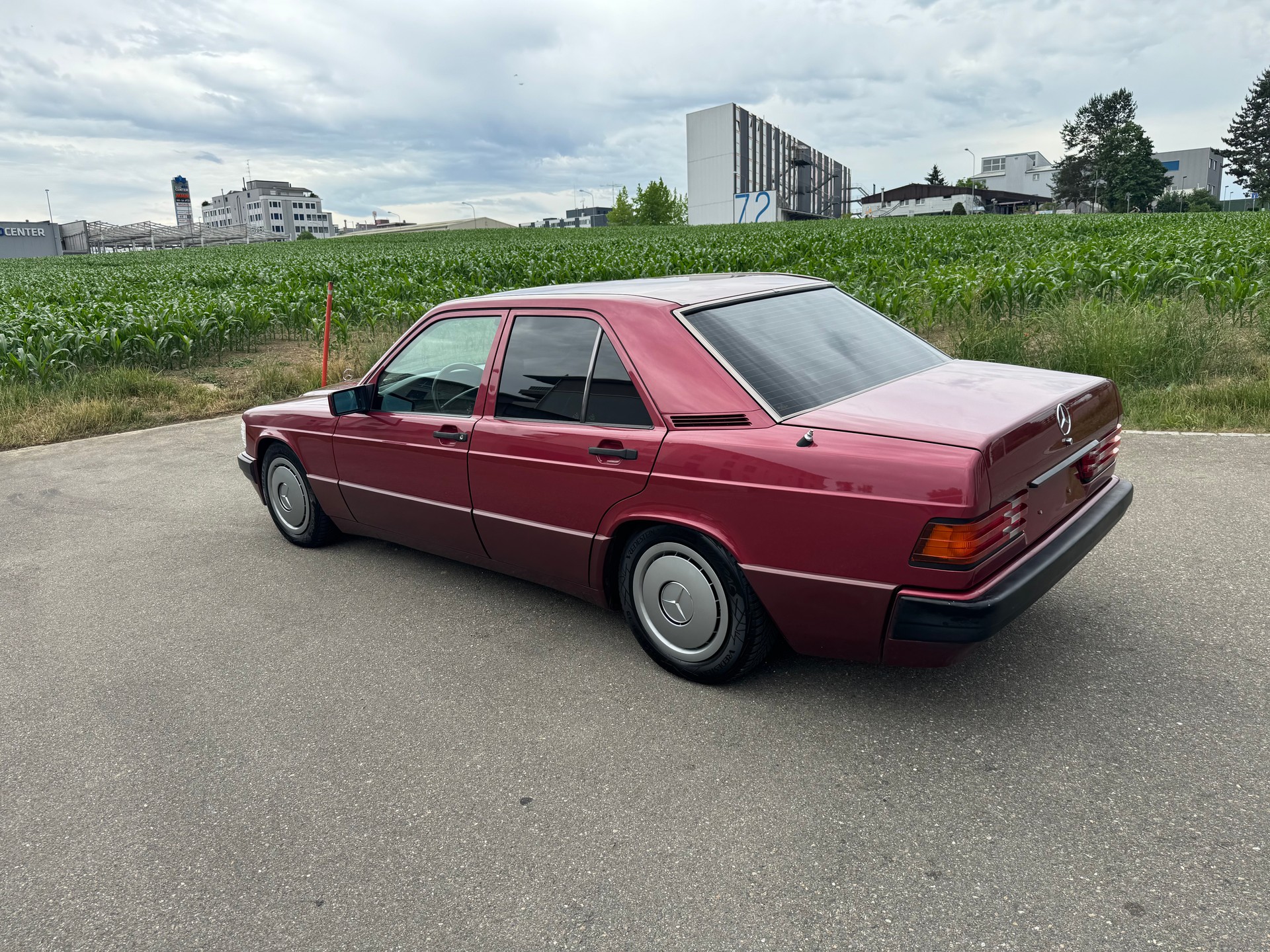 MERCEDES-BENZ 190 E 2.3 Avantgarde Automatic-image-6