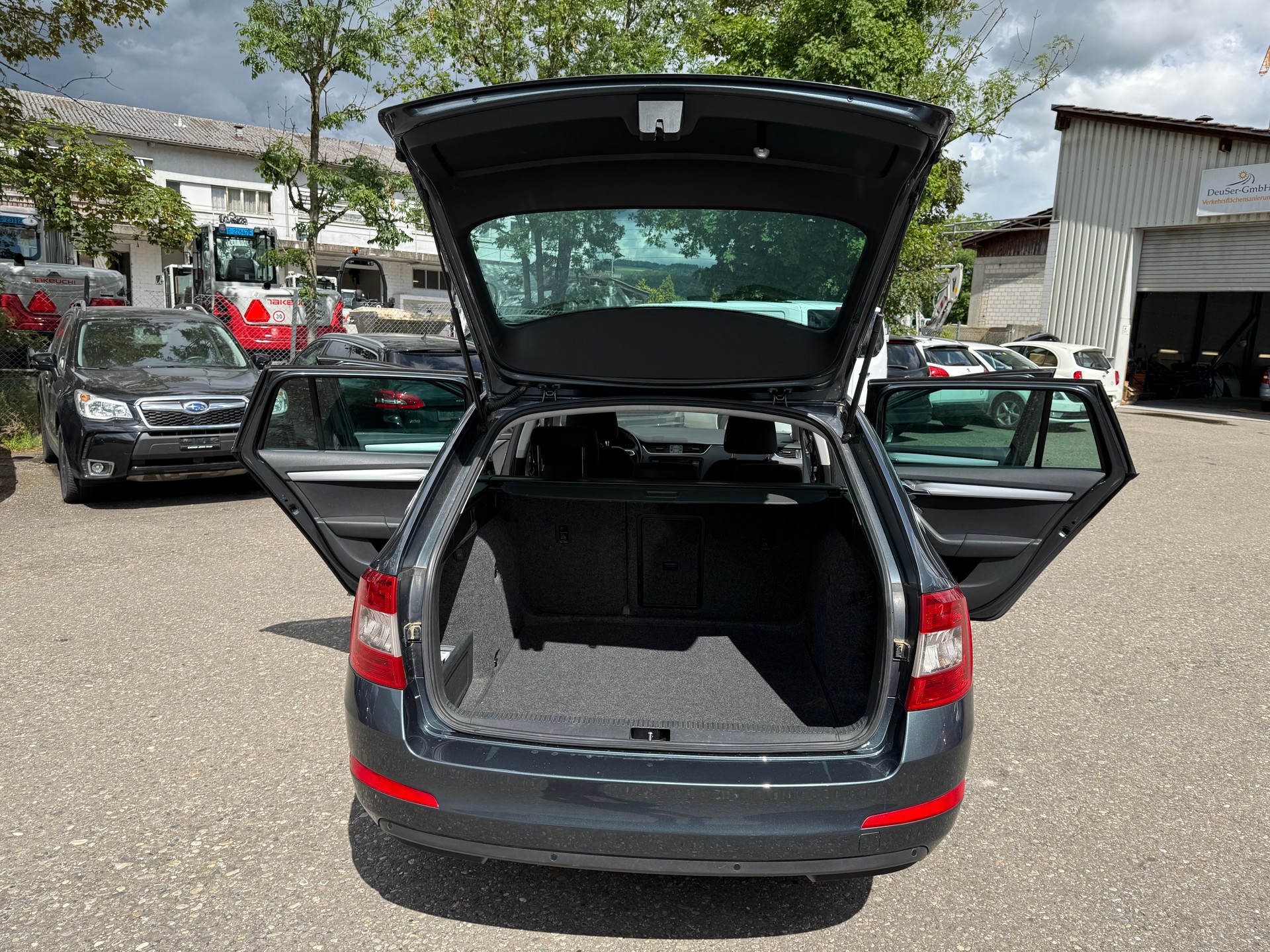 SKODA Octavia Combi 1.4 TSI Fresh DSG-image-10