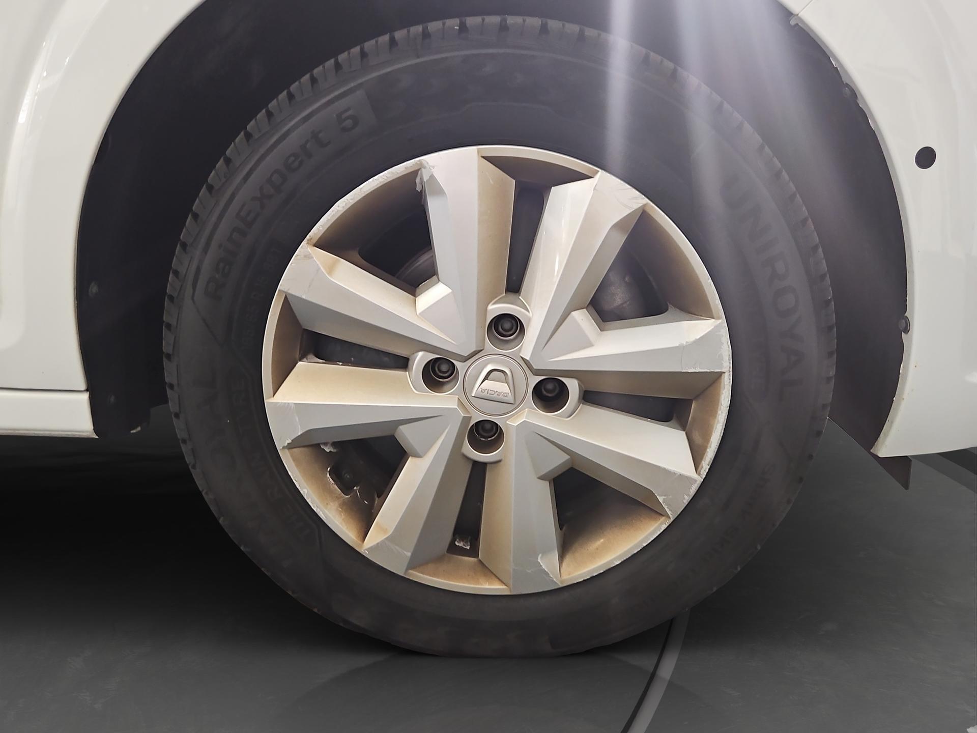 DACIA Sandero TCe 90 Comfort-image-17