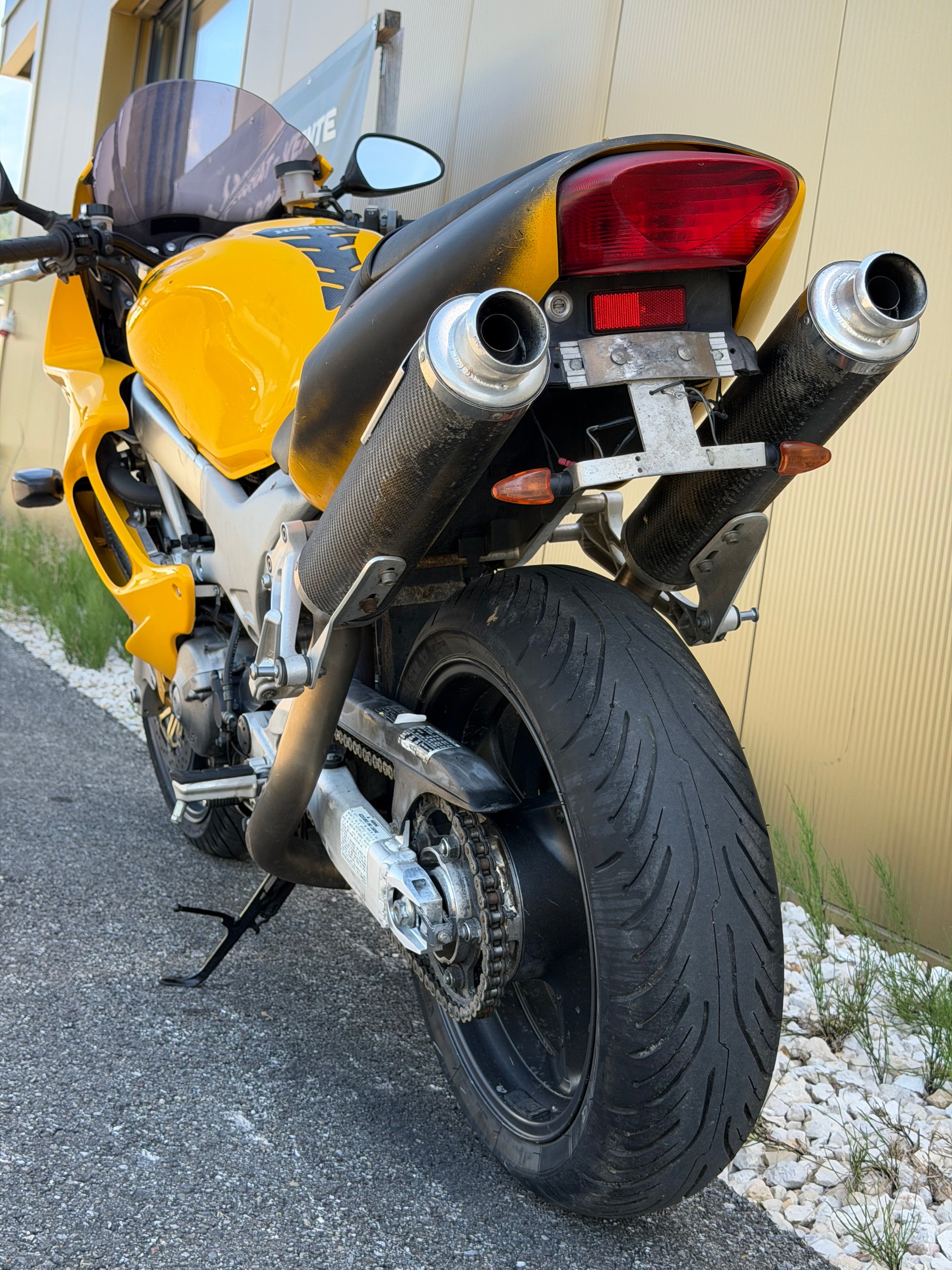 HONDA VTR 1000 F V-X Fire Storm-image-12