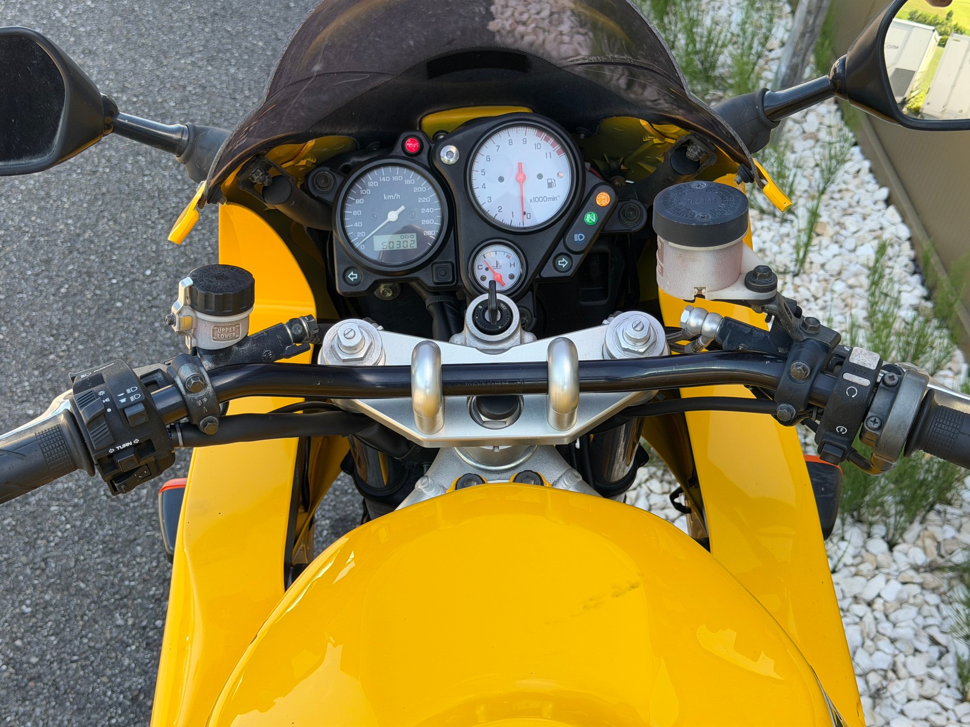 HONDA VTR 1000 F V-X Fire Storm-image-15