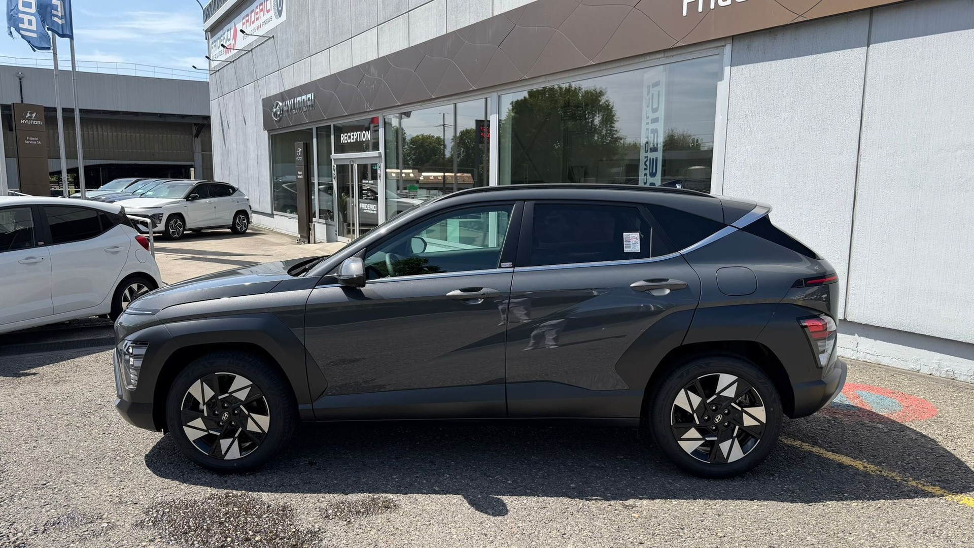 HYUNDAI Kona 1.6 GDi HEV Amplia DCT-showroom-element-1