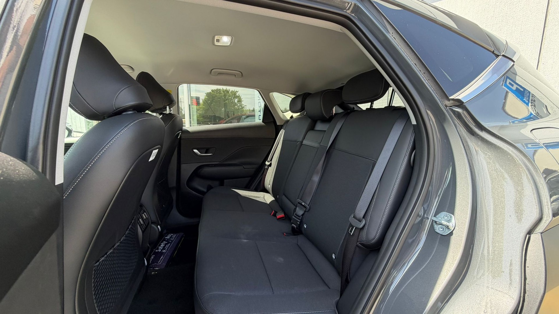 HYUNDAI Kona 1.6 GDi HEV Amplia DCT-image-16