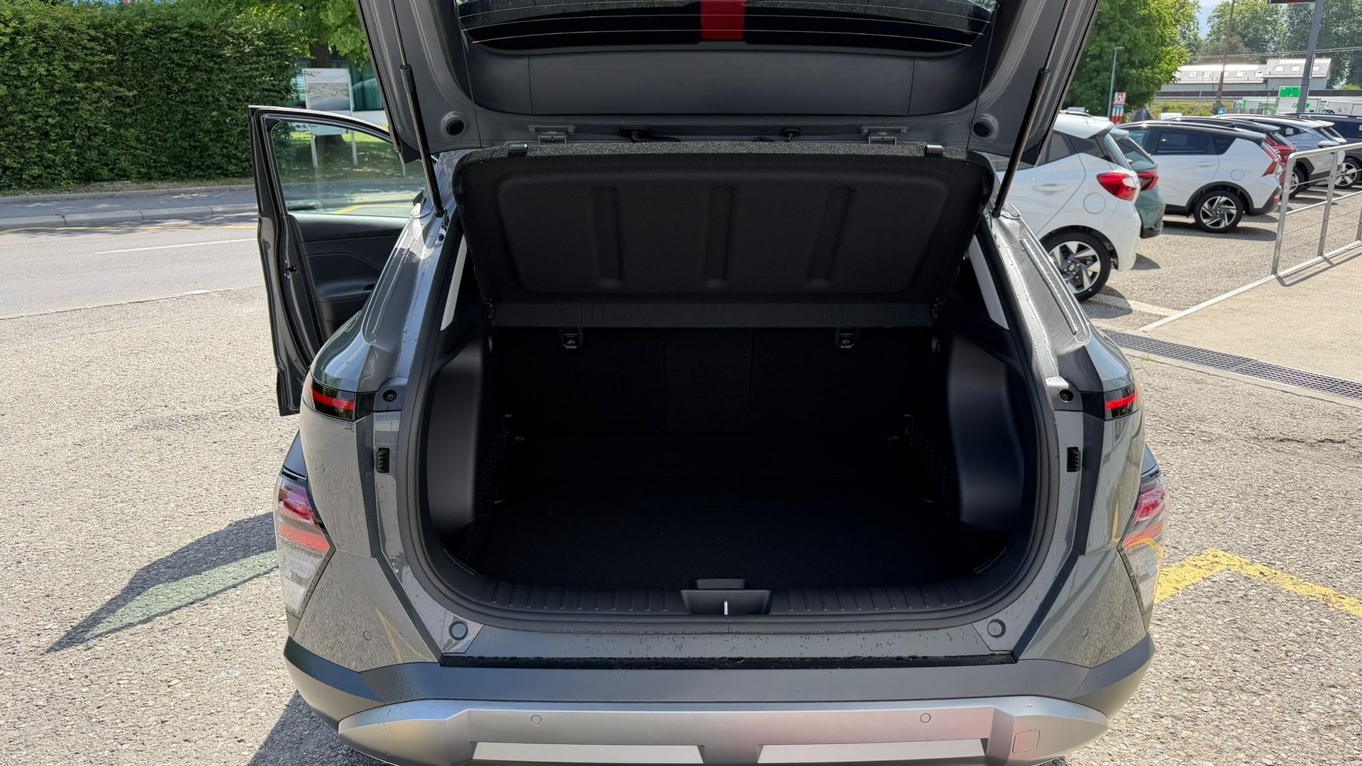 HYUNDAI Kona 1.6 GDi HEV Amplia DCT-image-4