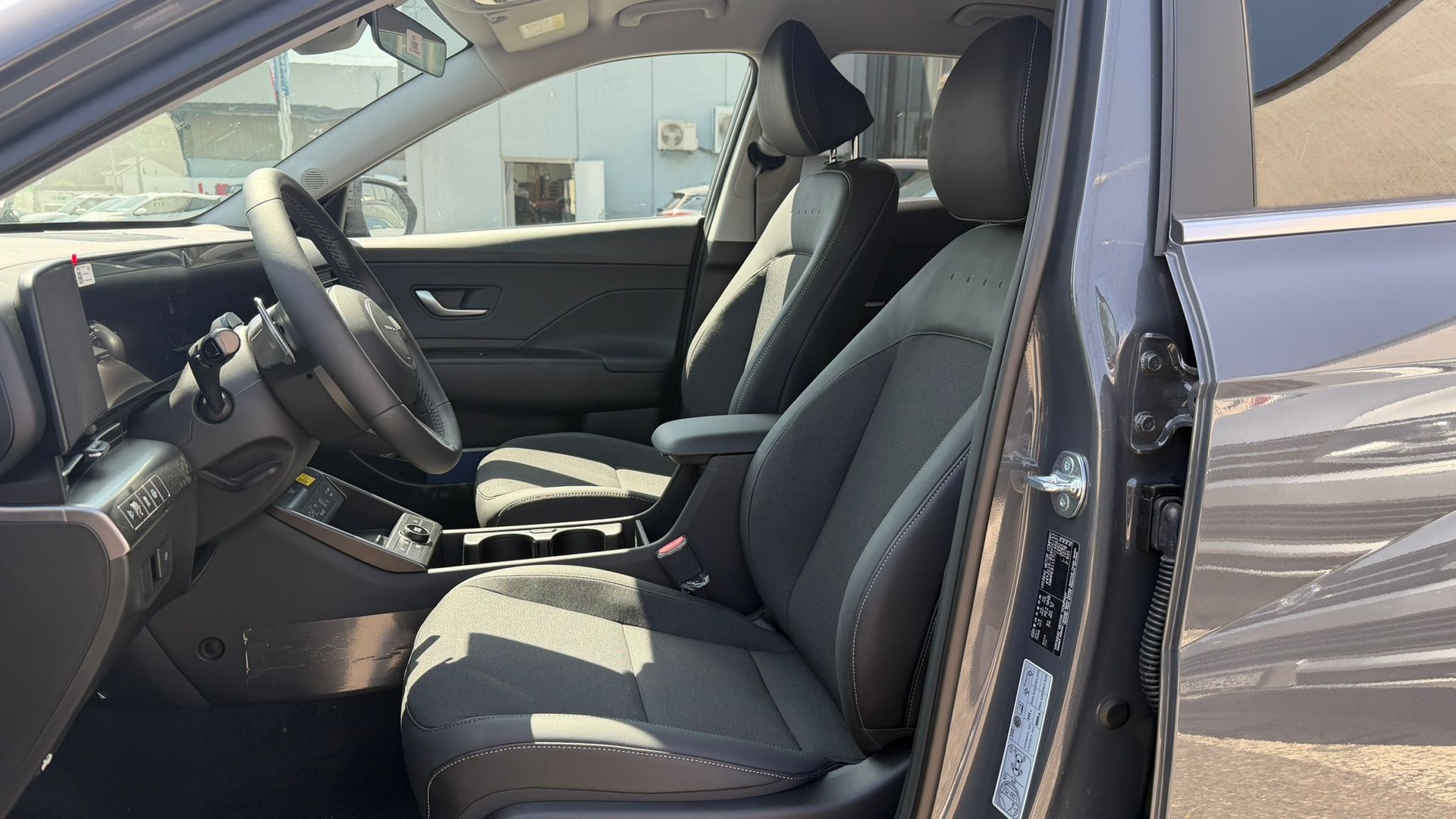 HYUNDAI Kona 1.6 GDi HEV Amplia DCT-image-13