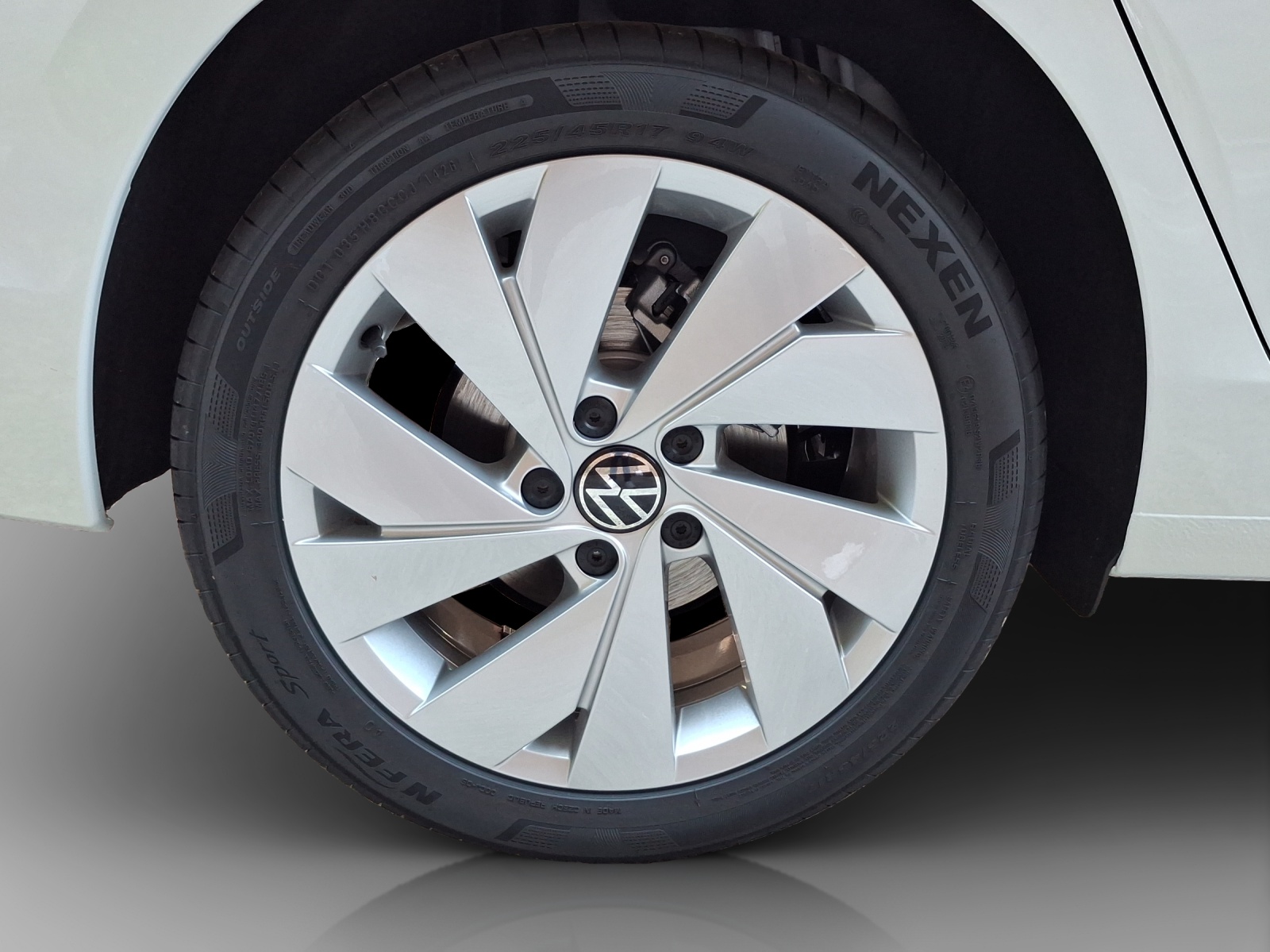 VW Golf Variant 1.5 eTSI mHEV Life-image-13