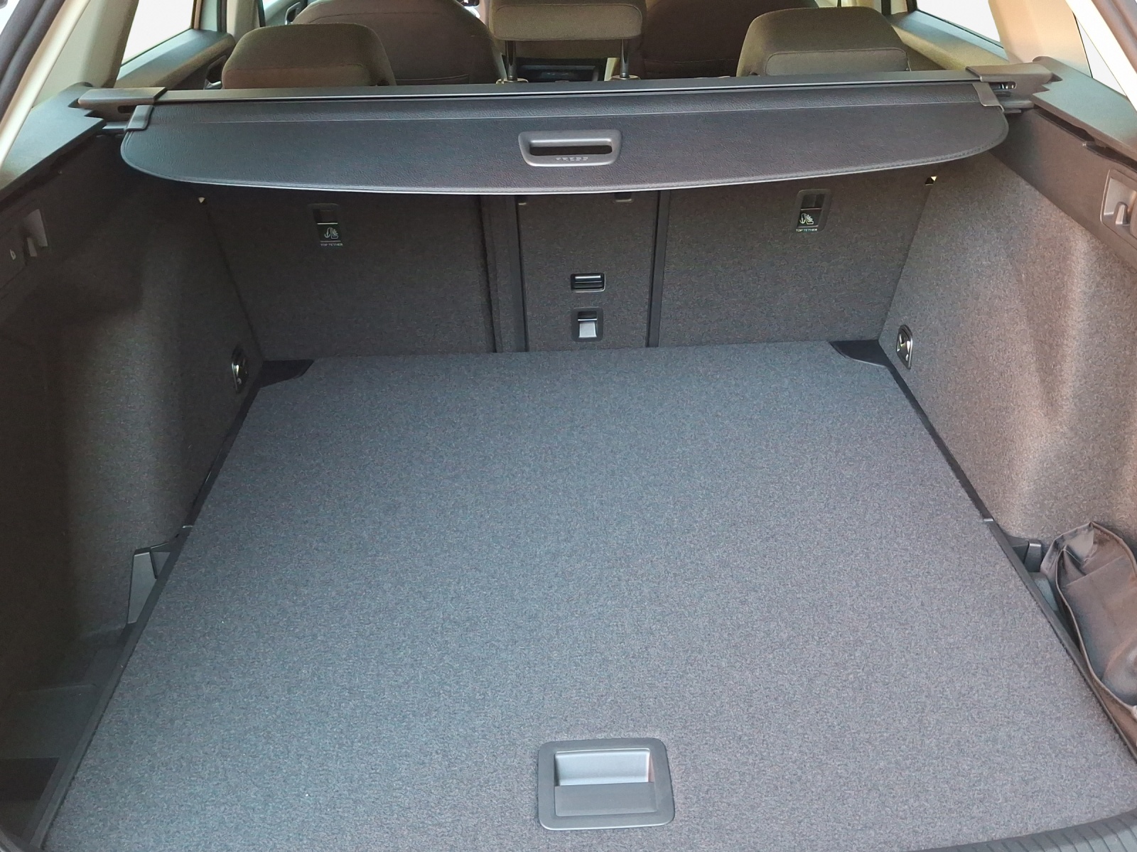 VW Golf Variant 1.5 eTSI mHEV Life-image-12