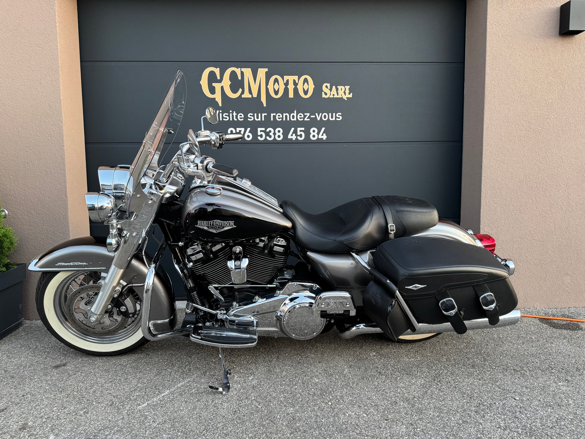 HARLEY-DAVIDSON FLHRC Road King Classic 107 ABS-image-2