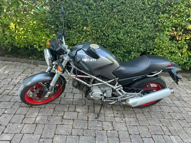 DUCATI Monster 620 i.e.-image-1