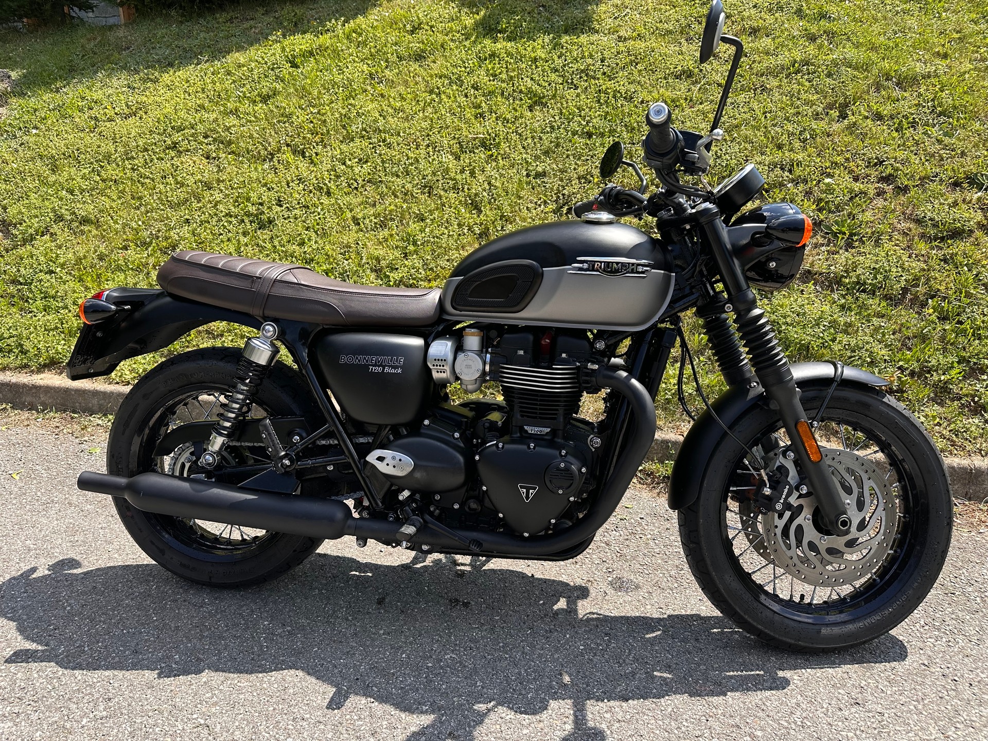 TRIUMPH Bonneville T120 Black-image-0