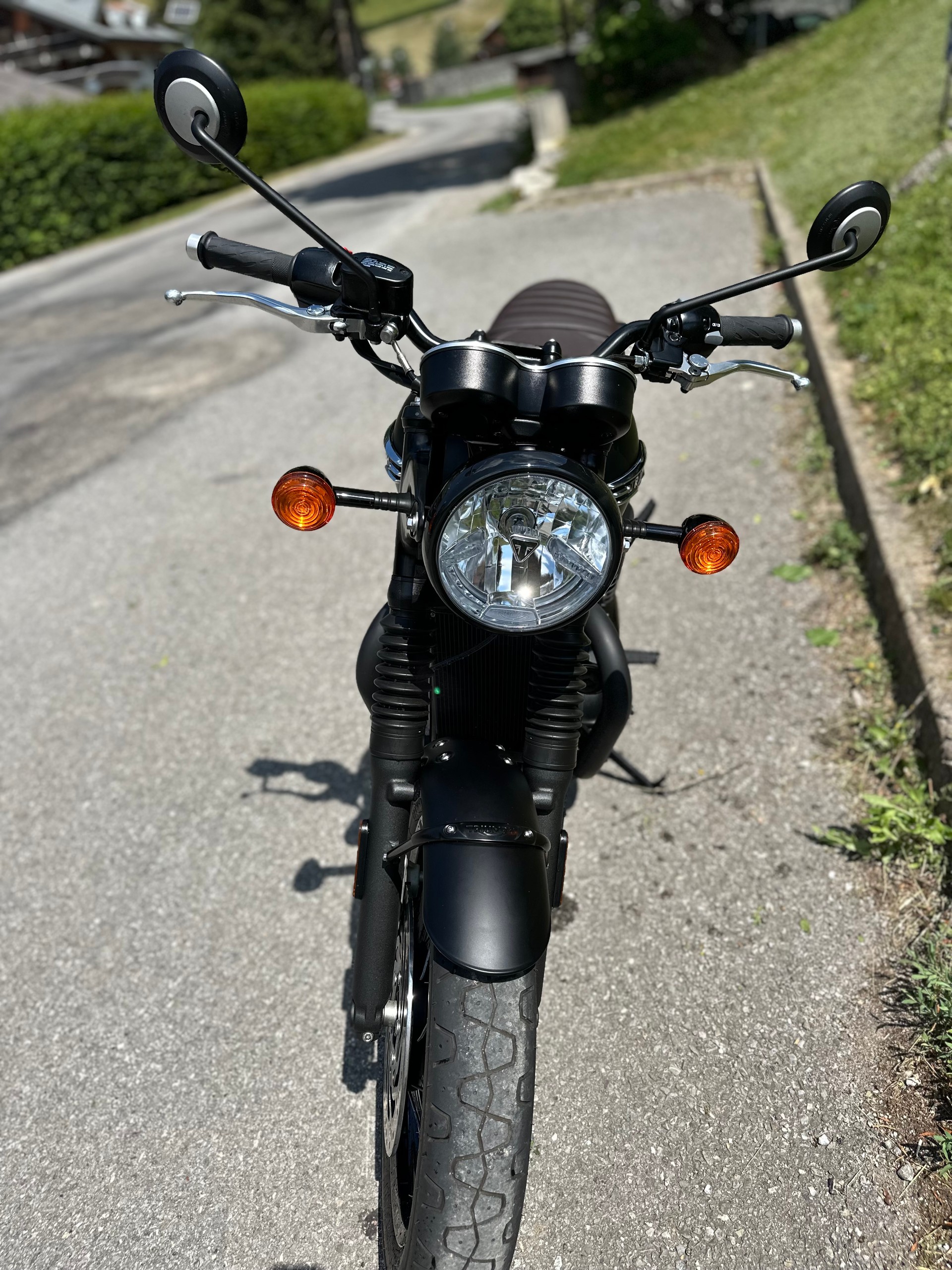 TRIUMPH Bonneville T120 Black-image-5