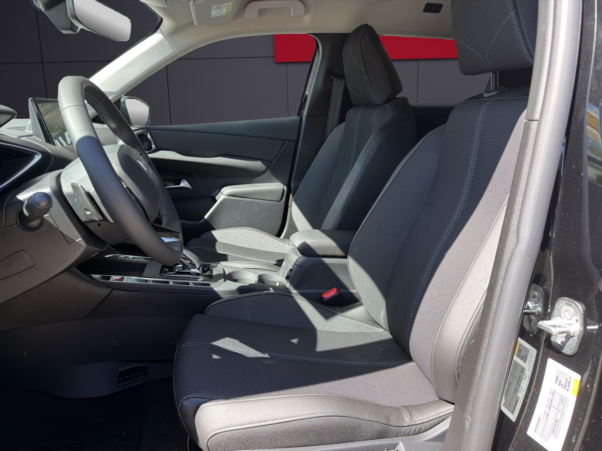 DS AUTOMOBILES DS3 1.2 MHEV Pallas-image-5