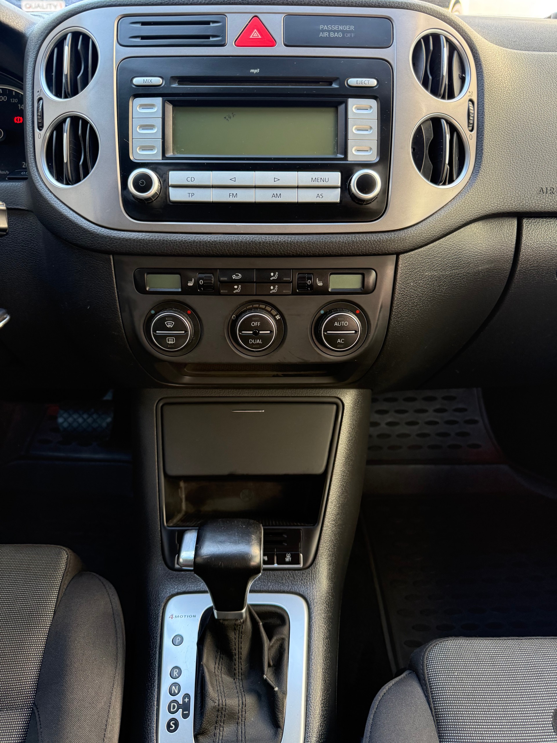 VW Tiguan 2.0 TDI Sport&Style Tiptronic-image-7