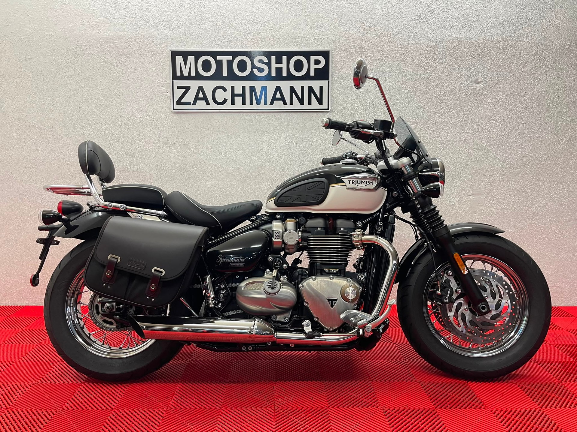 TRIUMPH Bonneville 1200 Speedmaster-image-0