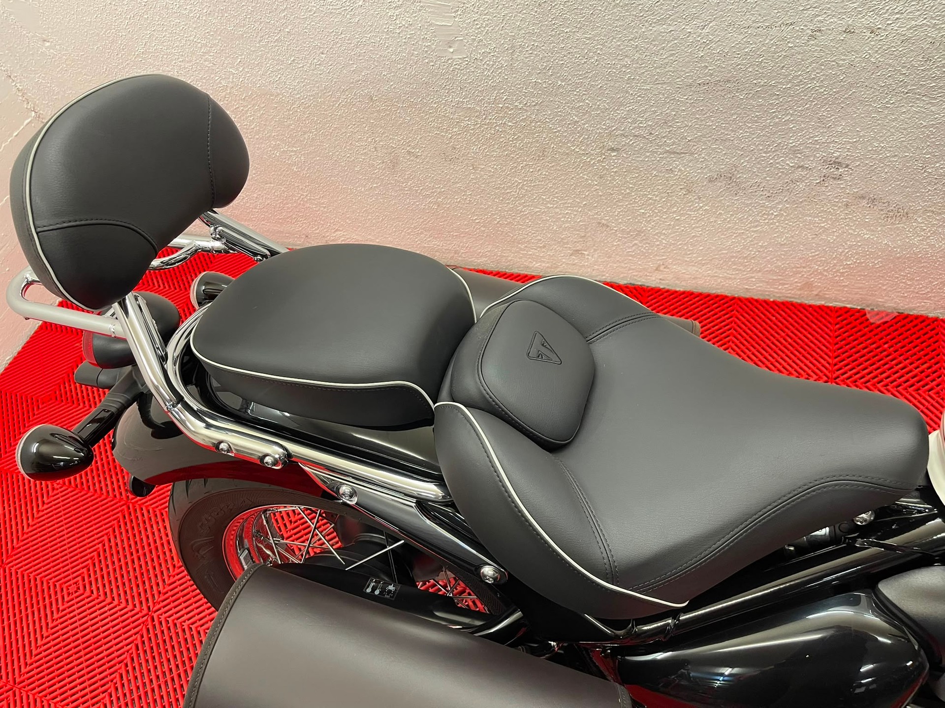 TRIUMPH Bonneville 1200 Speedmaster-image-7
