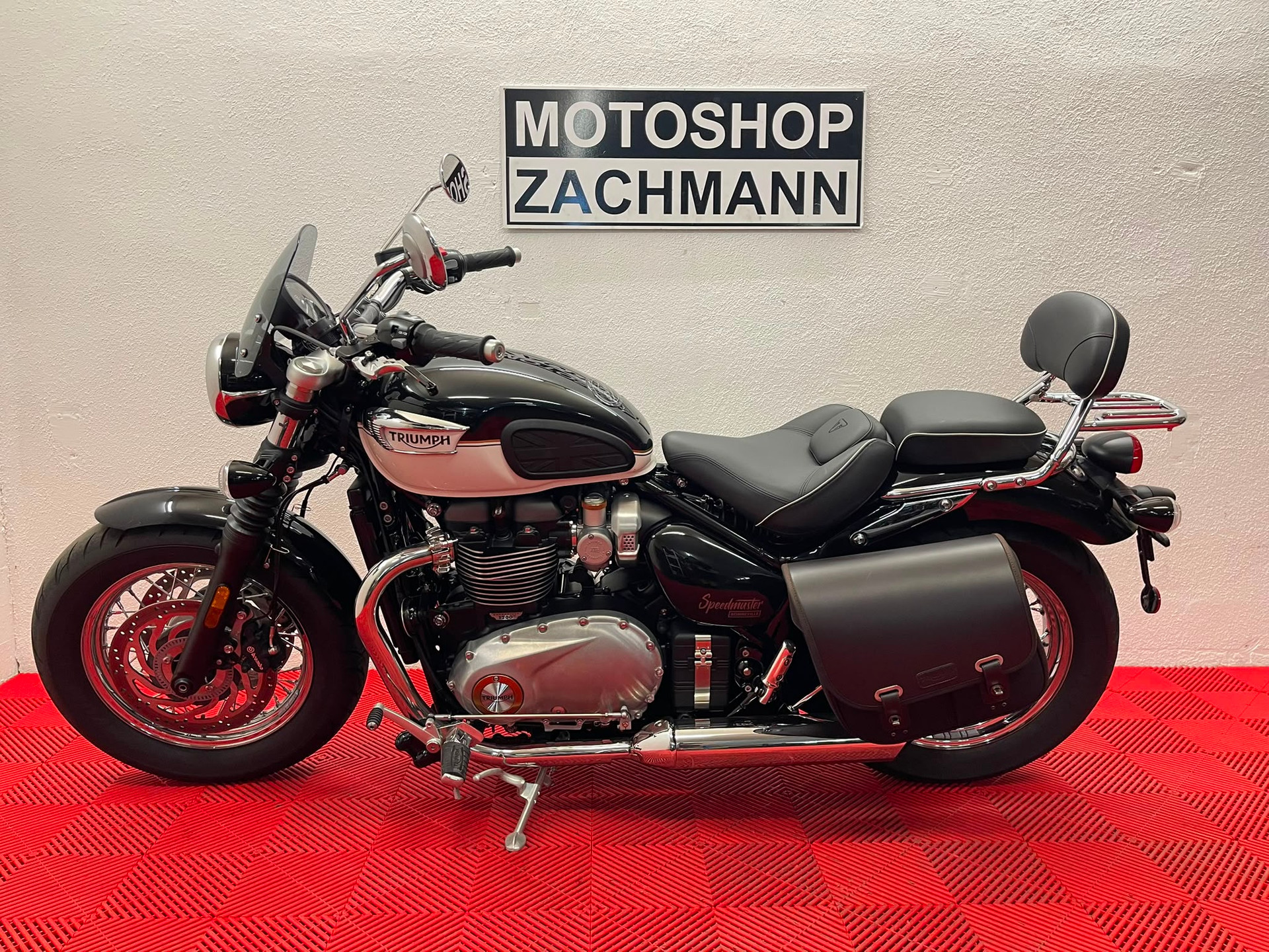 TRIUMPH Bonneville 1200 Speedmaster-image-3