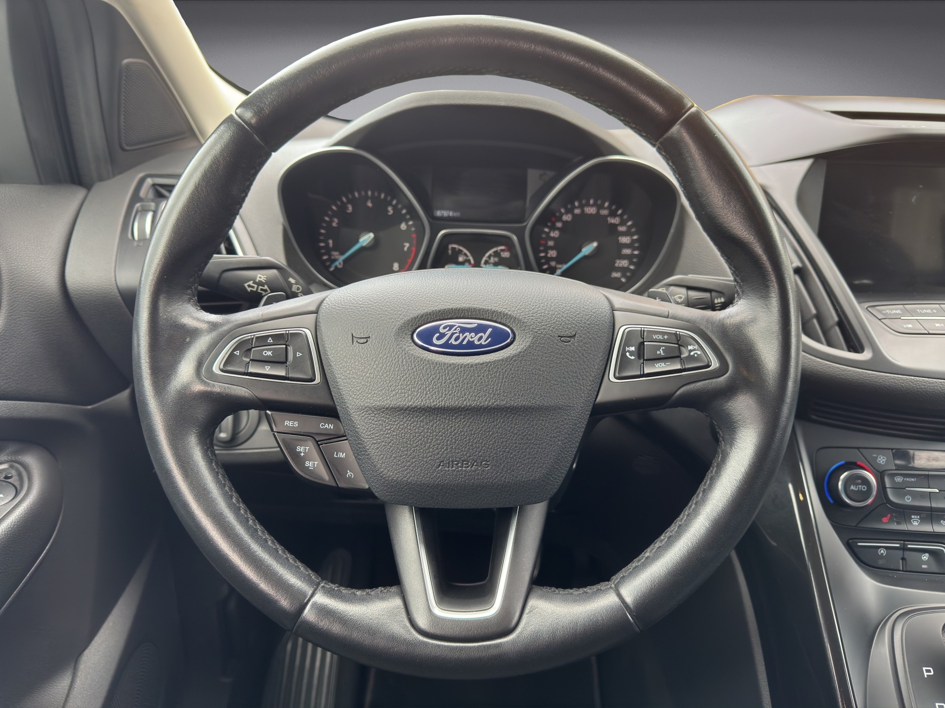 FORD Kuga 1.5 EcoB 182 Titanium-image-8