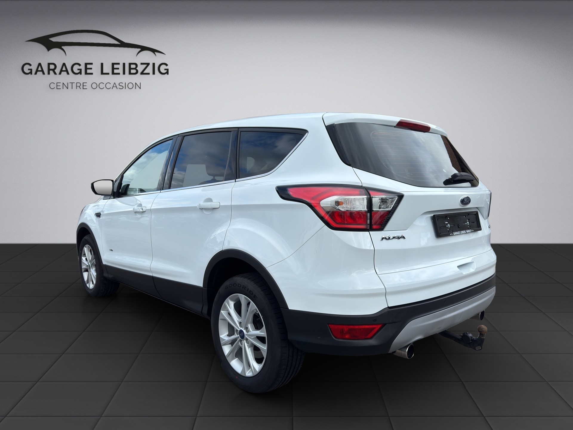 FORD Kuga 1.5 EcoB 182 Titanium-image-2