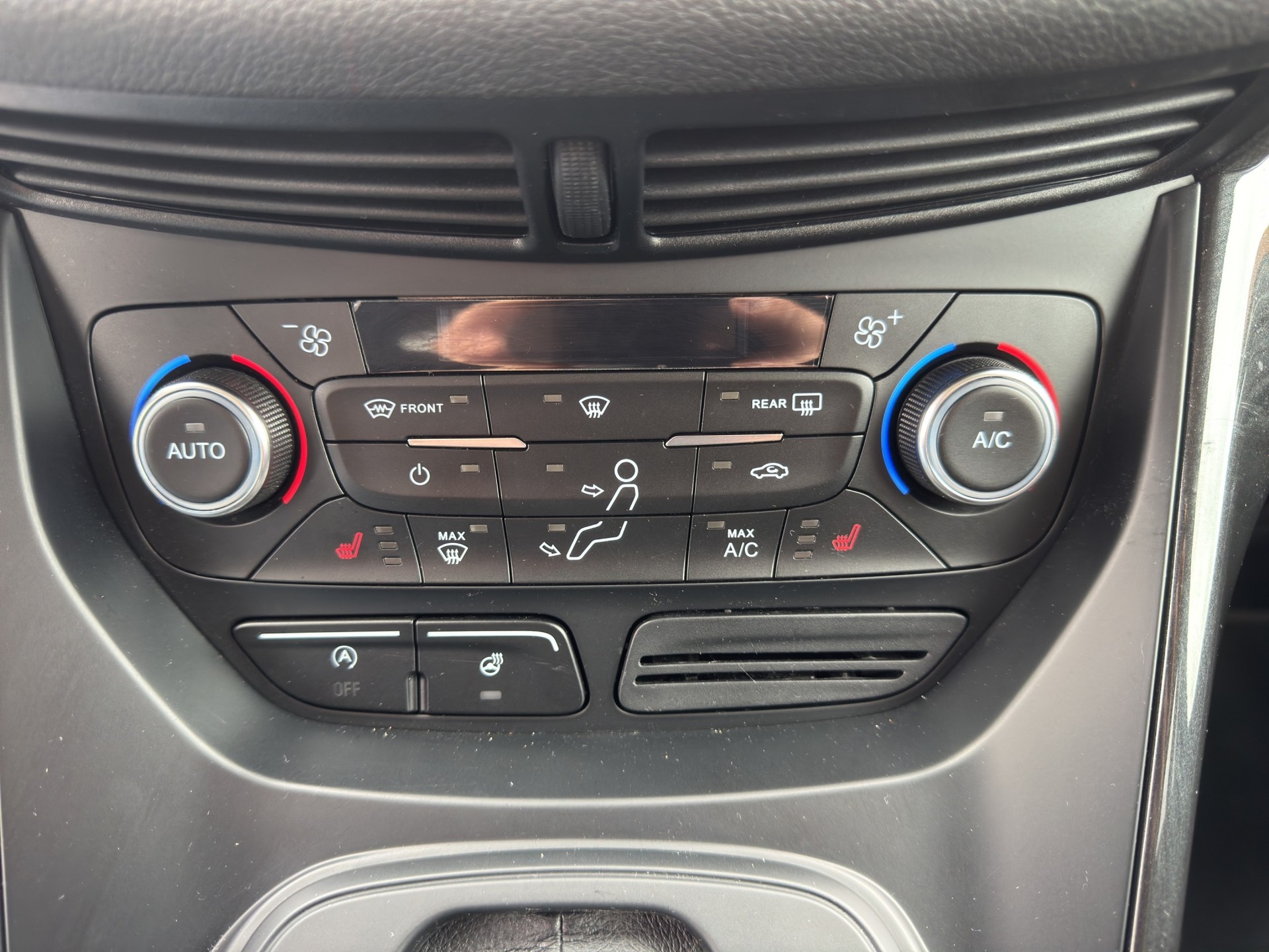 FORD Kuga 1.5 EcoB 182 Titanium-image-11
