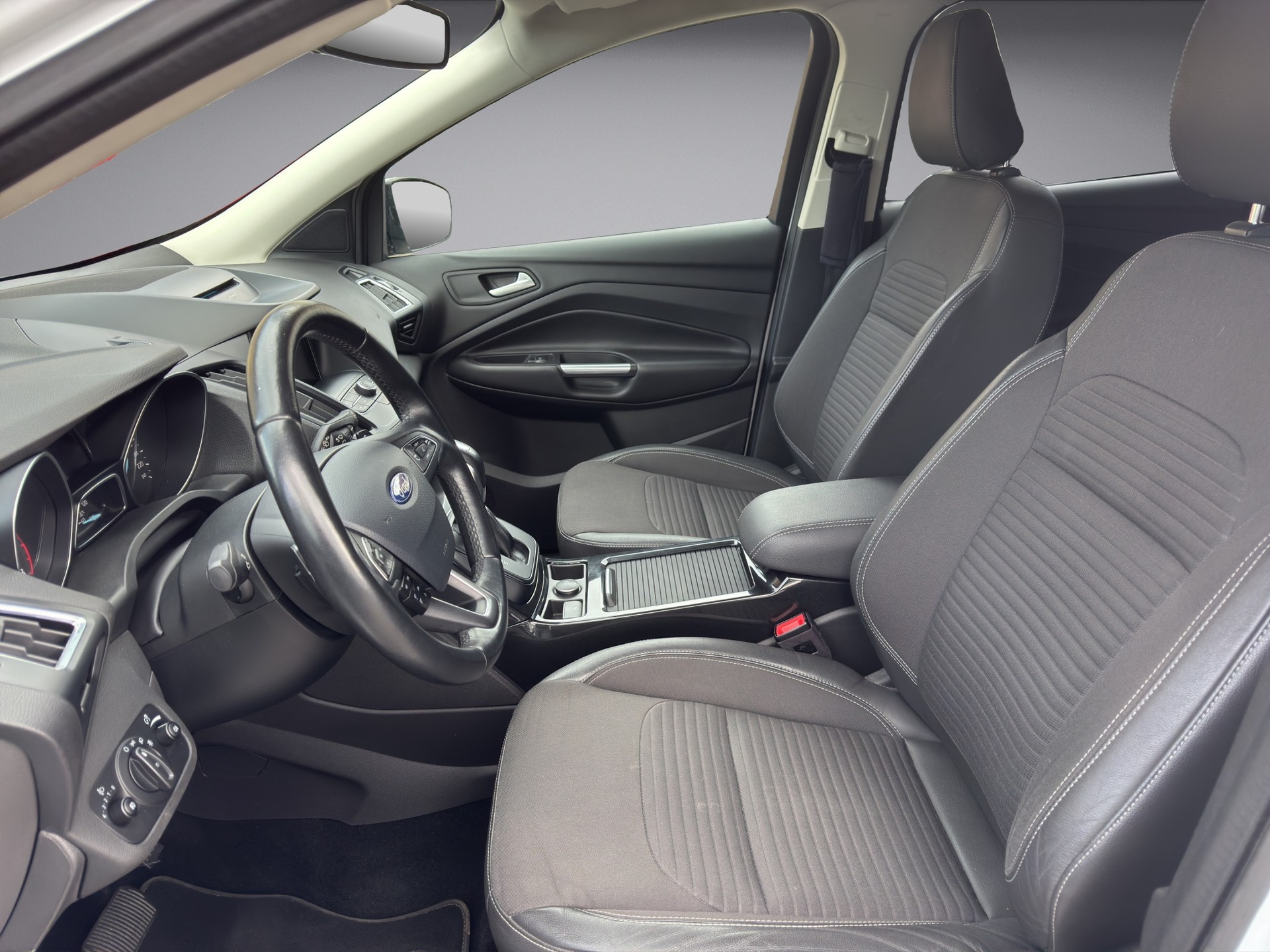 FORD Kuga 1.5 EcoB 182 Titanium-image-6