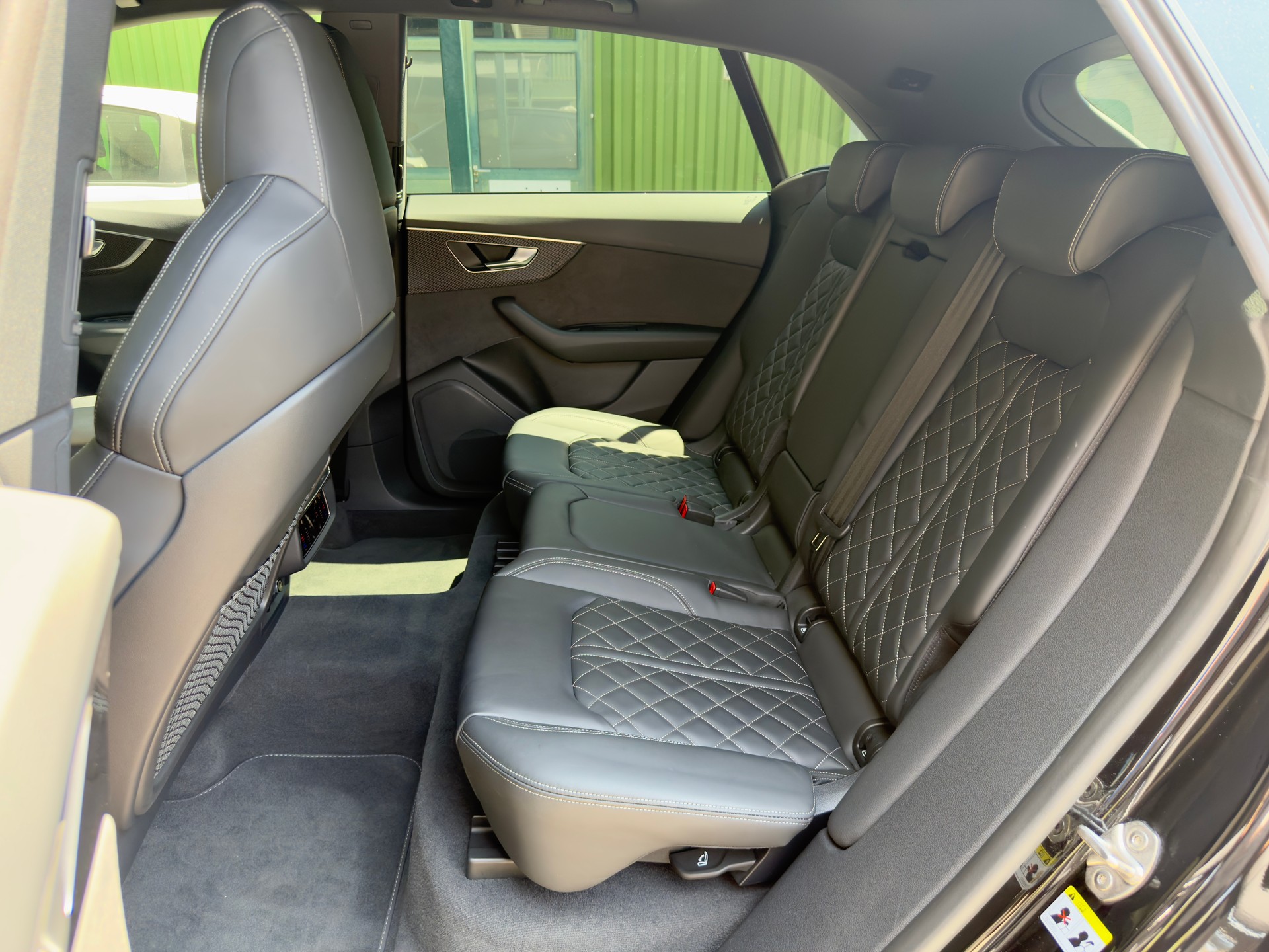 AUDI SQ8 SUV TFSI quattro tiptronic 4.0 V8-image-13