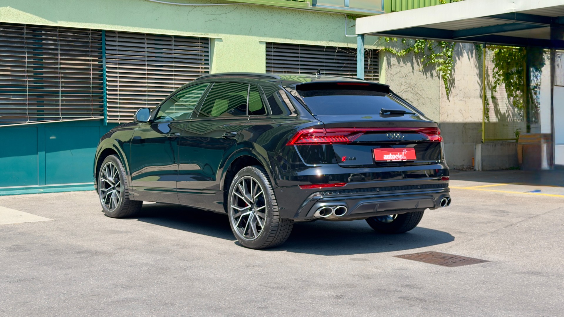 AUDI SQ8 SUV TFSI quattro tiptronic 4.0 V8-image-2