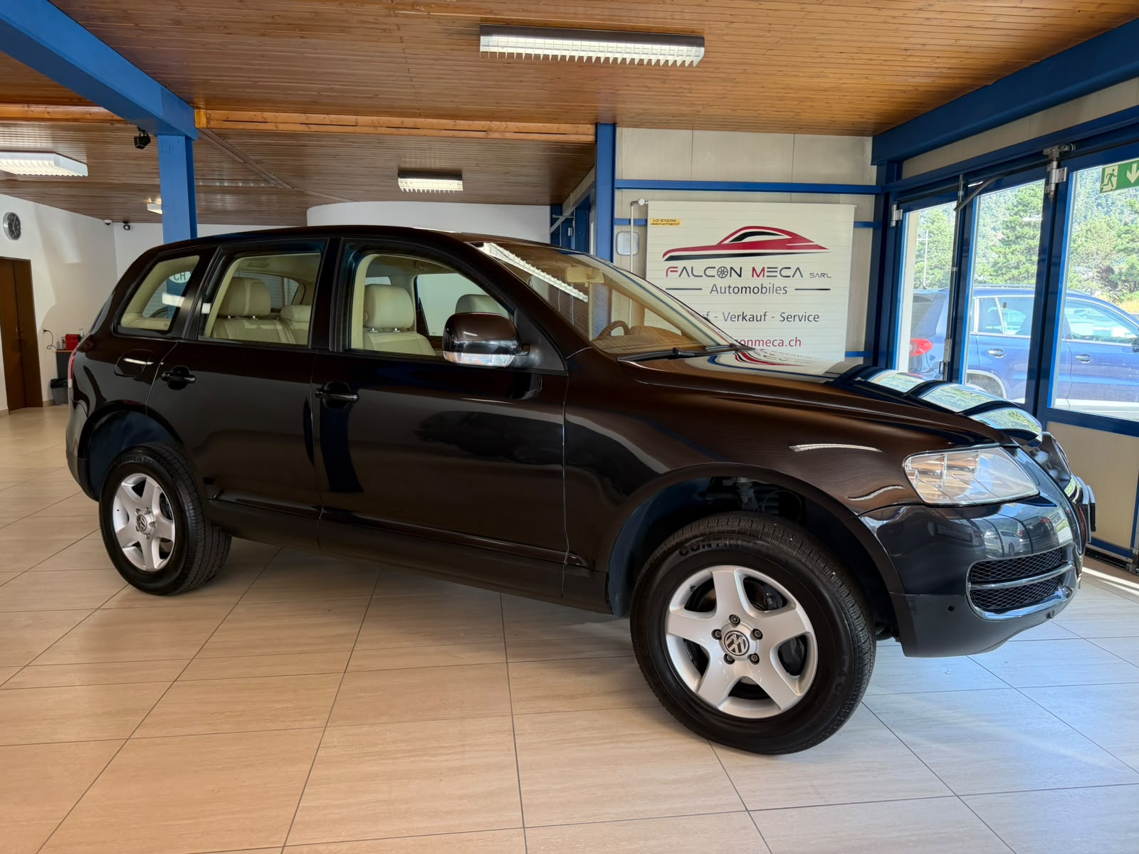 VW Touareg 3.0 TDI-showroom-element-1