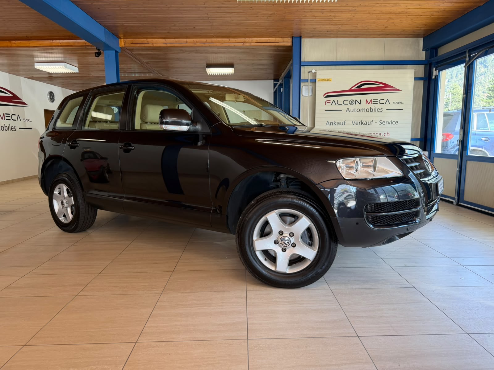 VW Touareg 3.0 TDI-showroom-element-2