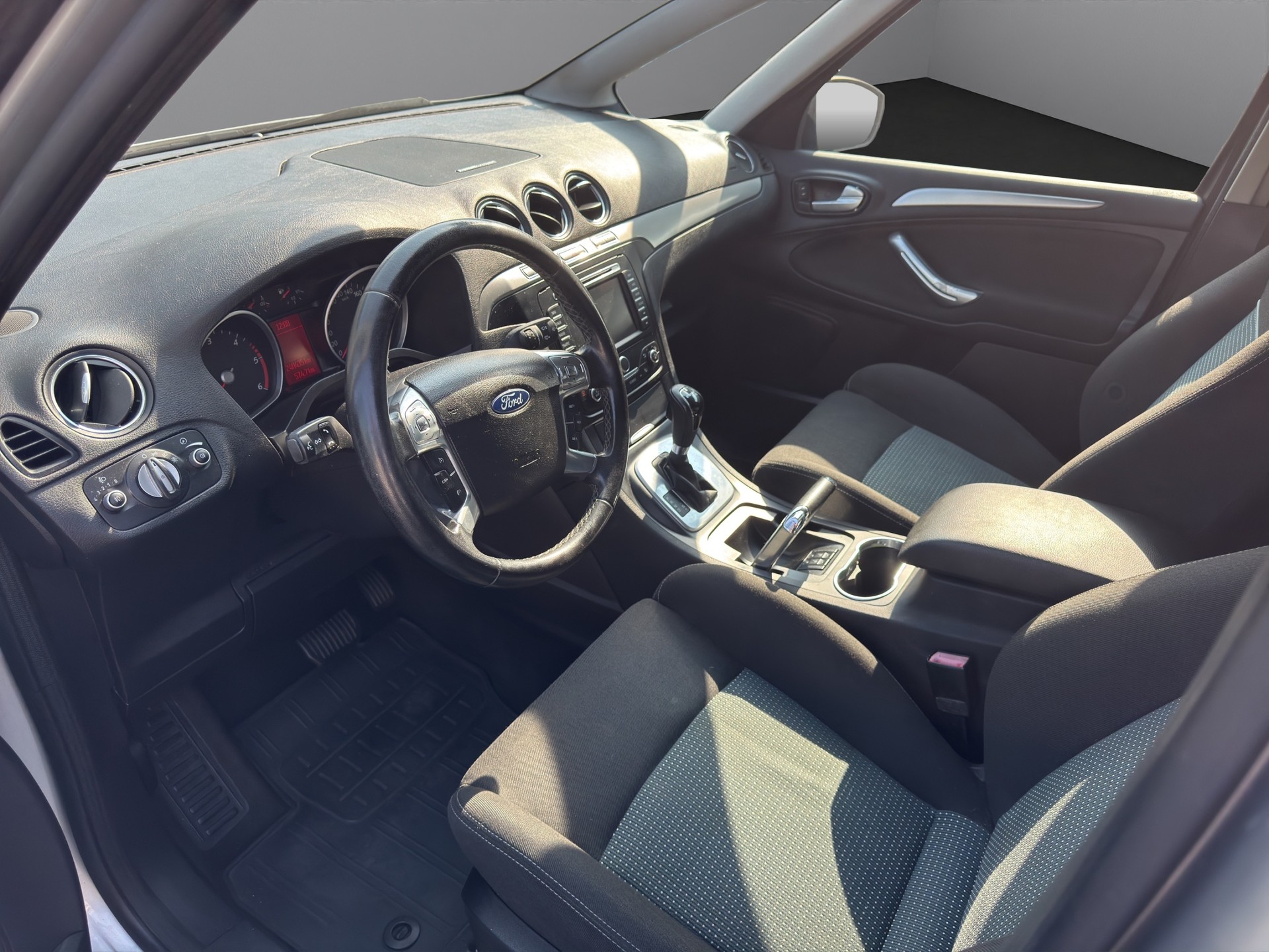 FORD S-Max 2.0 TDCi Titanium PowerShift-image-11