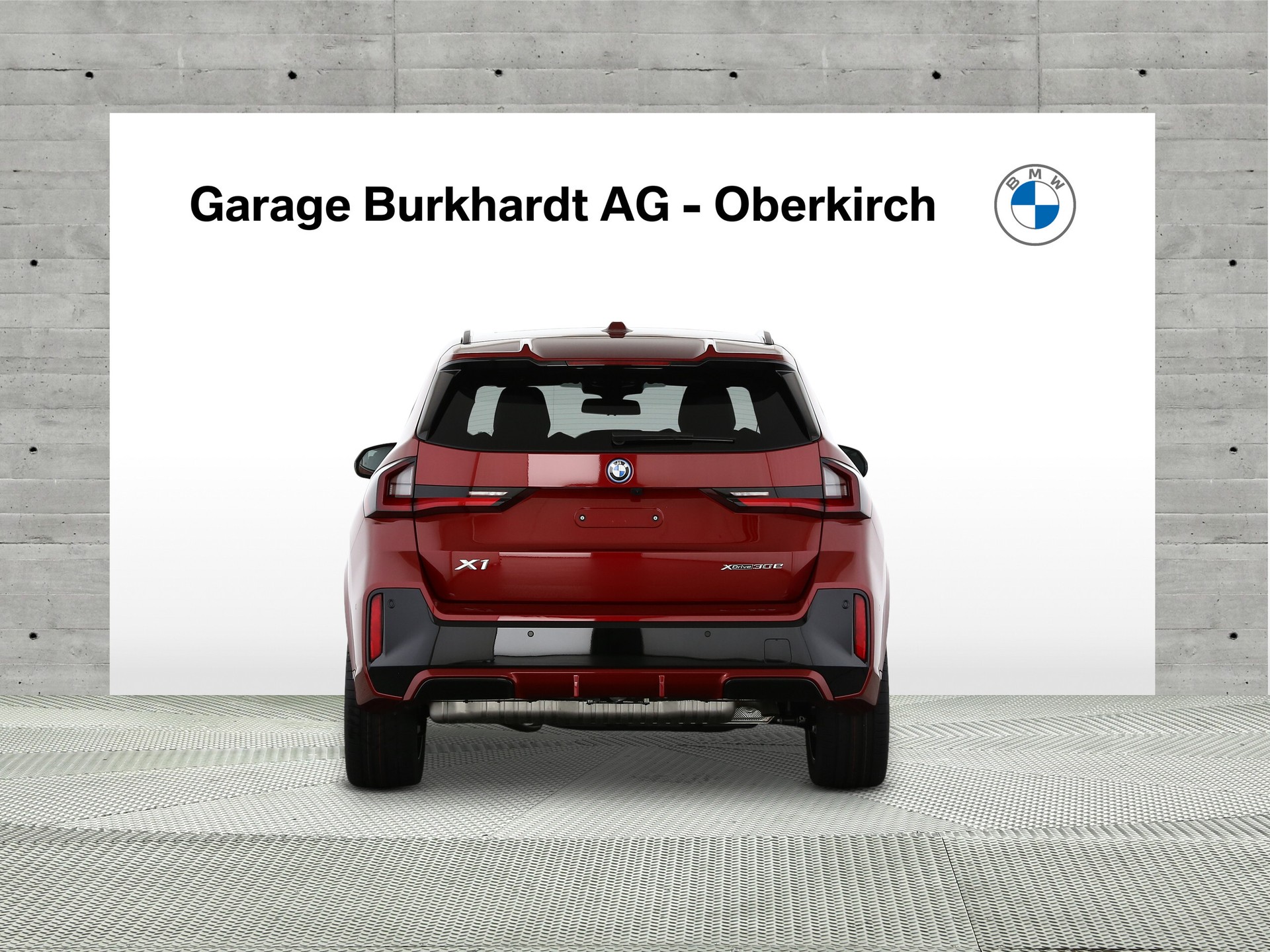 BMW X1 xDr 30e M Sport Pro-showroom-element-3