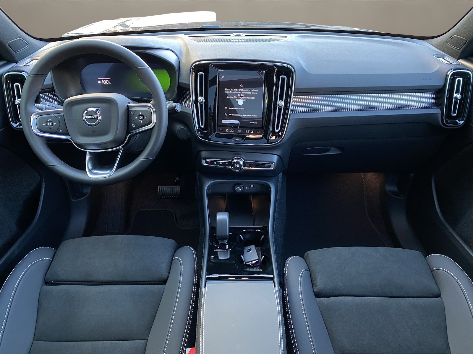VOLVO EX40 Twin Black Edition AWD-image-12