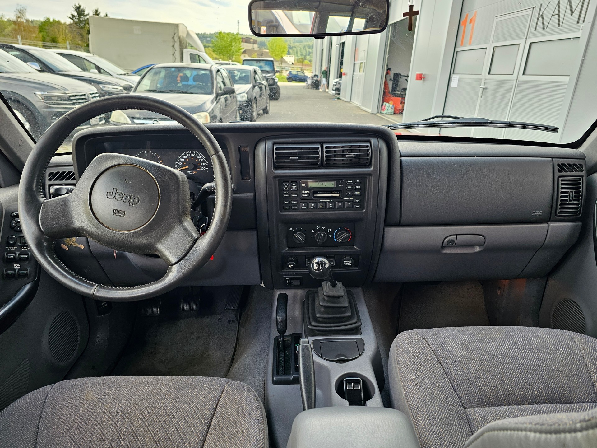 JEEP Cherokee 2.5 TD-image-8