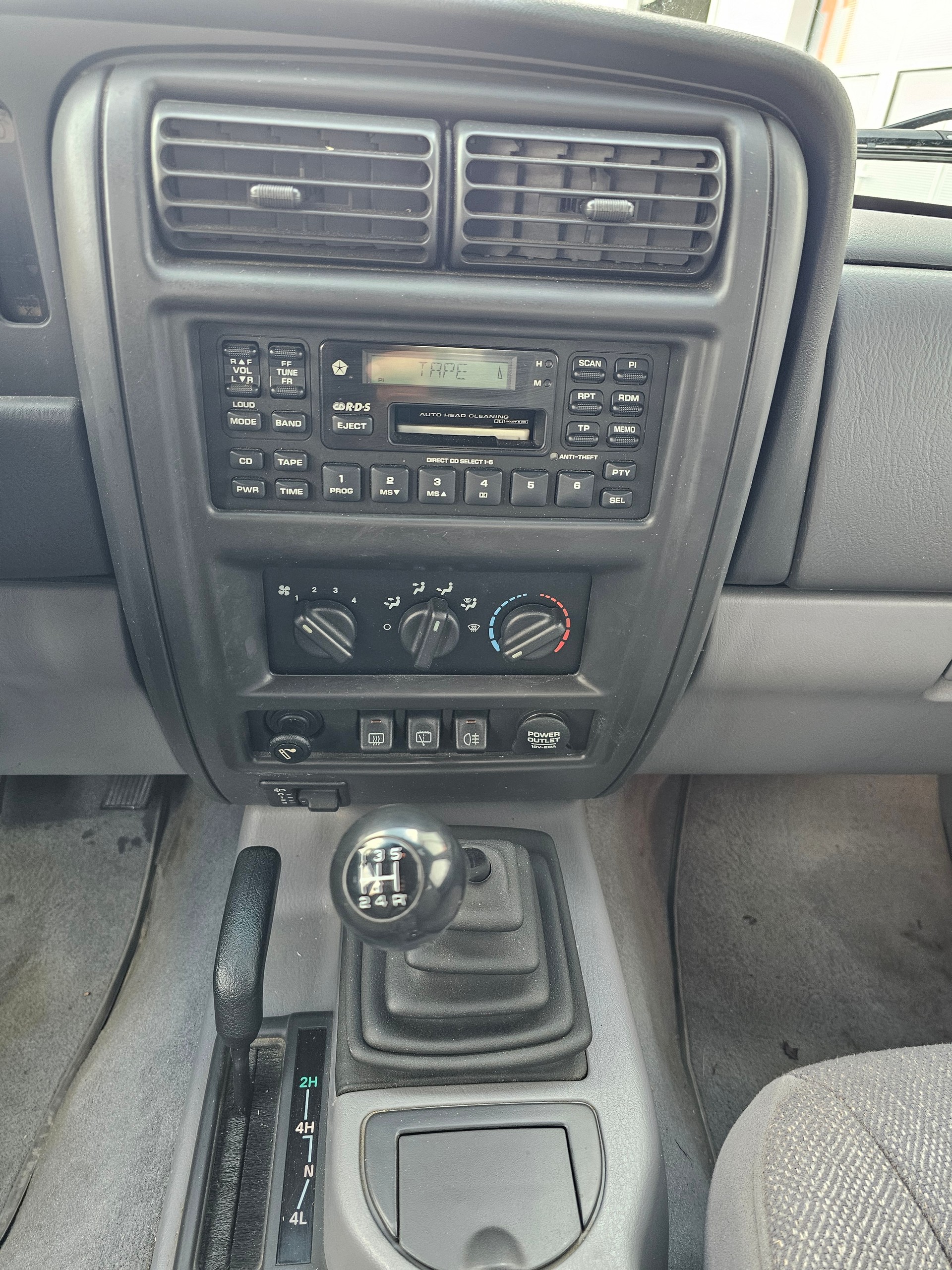 JEEP Cherokee 2.5 TD-image-14