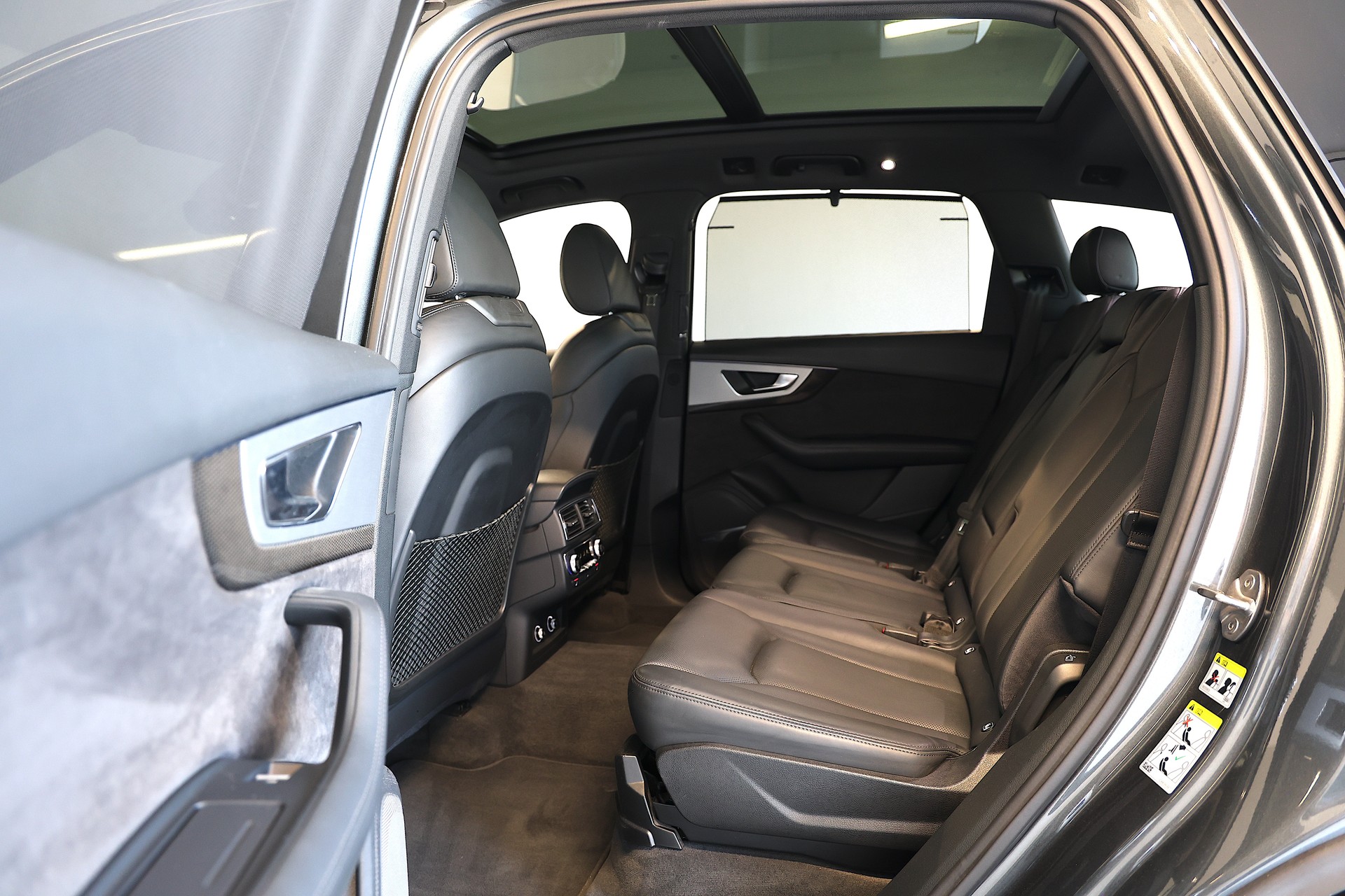 AUDI SQ7 4.0 V8 TDI quattro T-Tronic-image-15